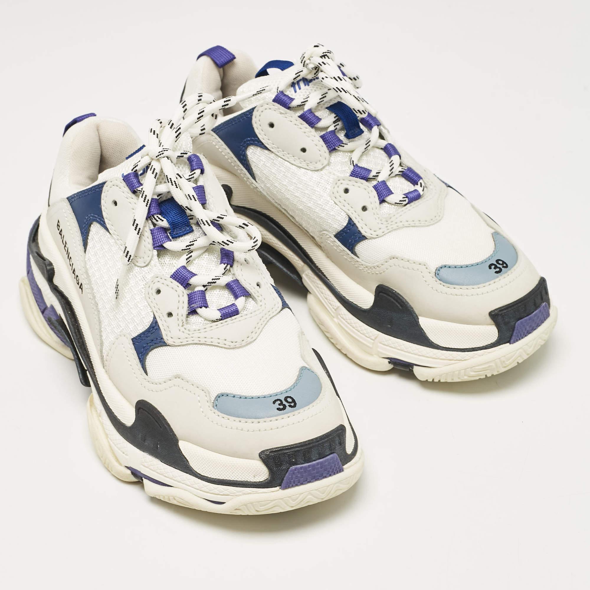 Baskets Triple S Balenciaga en maille et cuir blanc/bleu, taille 39 Bon état - En vente à Dubai, Al Qouz 2
