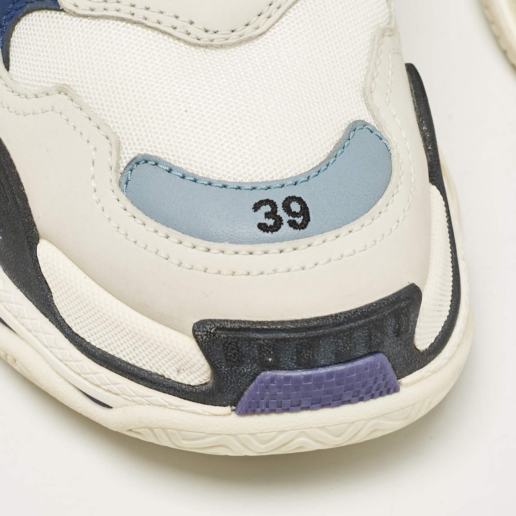 Baskets Triple S Balenciaga en maille et cuir blanc/bleu, taille 39 en vente 2