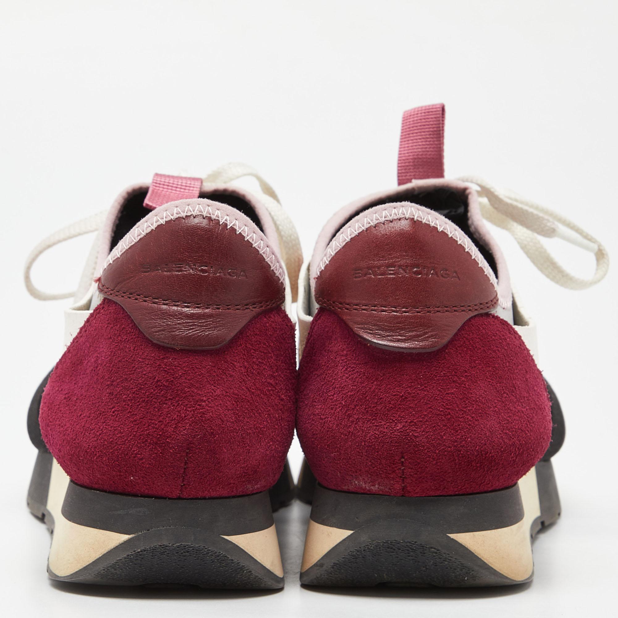 Donna Balenciaga White/Burgundy Leather Suede and Mesh Race Runner Sneakers Taglia 38 in vendita