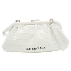 Balenciaga Weiße Wolken-Clutch aus Leder mit Krokodilprägung XS