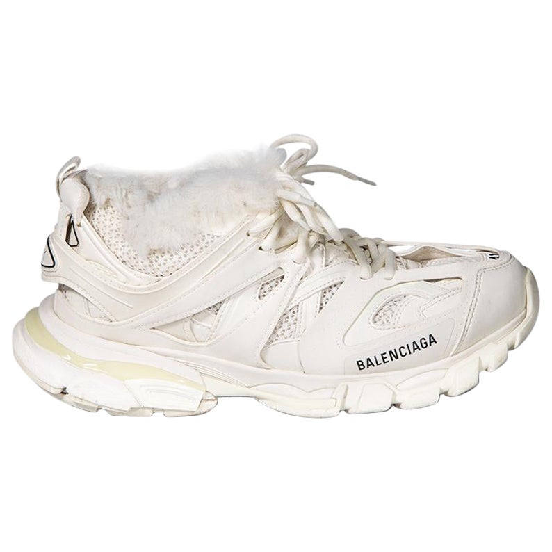 Balenciaga, scarpe da ginnastica bianche foderate di pelliccia sintetica, taglia IT 41