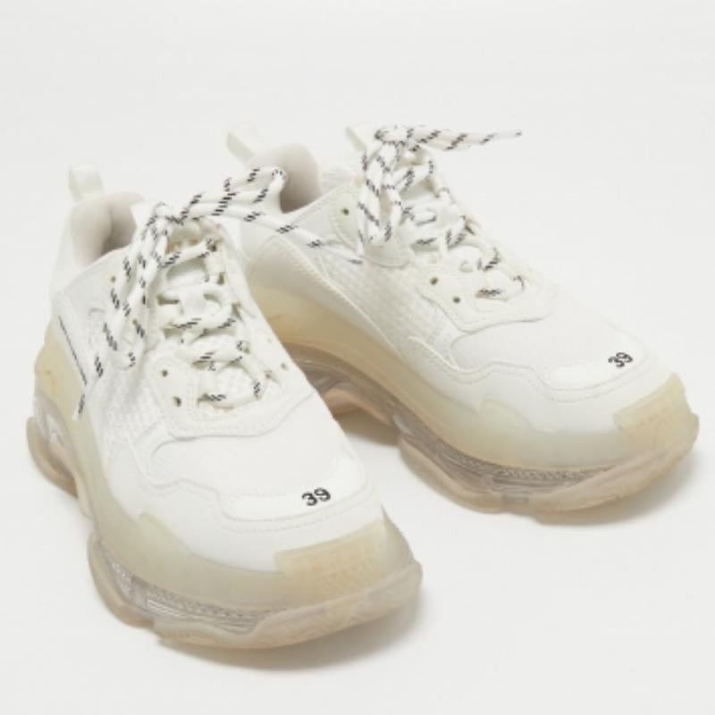 Balenciaga Dreifach-Sneakers aus weißem Kunstleder und Mesh in Weiß, Größe 39 Damen im Angebot