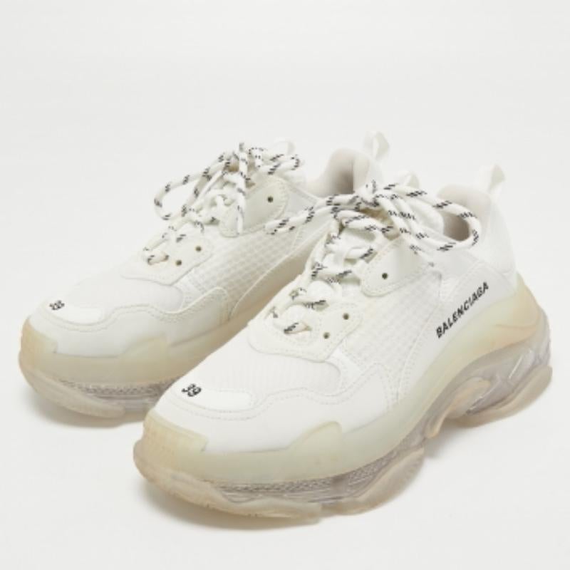 Balenciaga Dreifach-Sneakers aus weißem Kunstleder und Mesh in Weiß, Größe 39 im Angebot 3