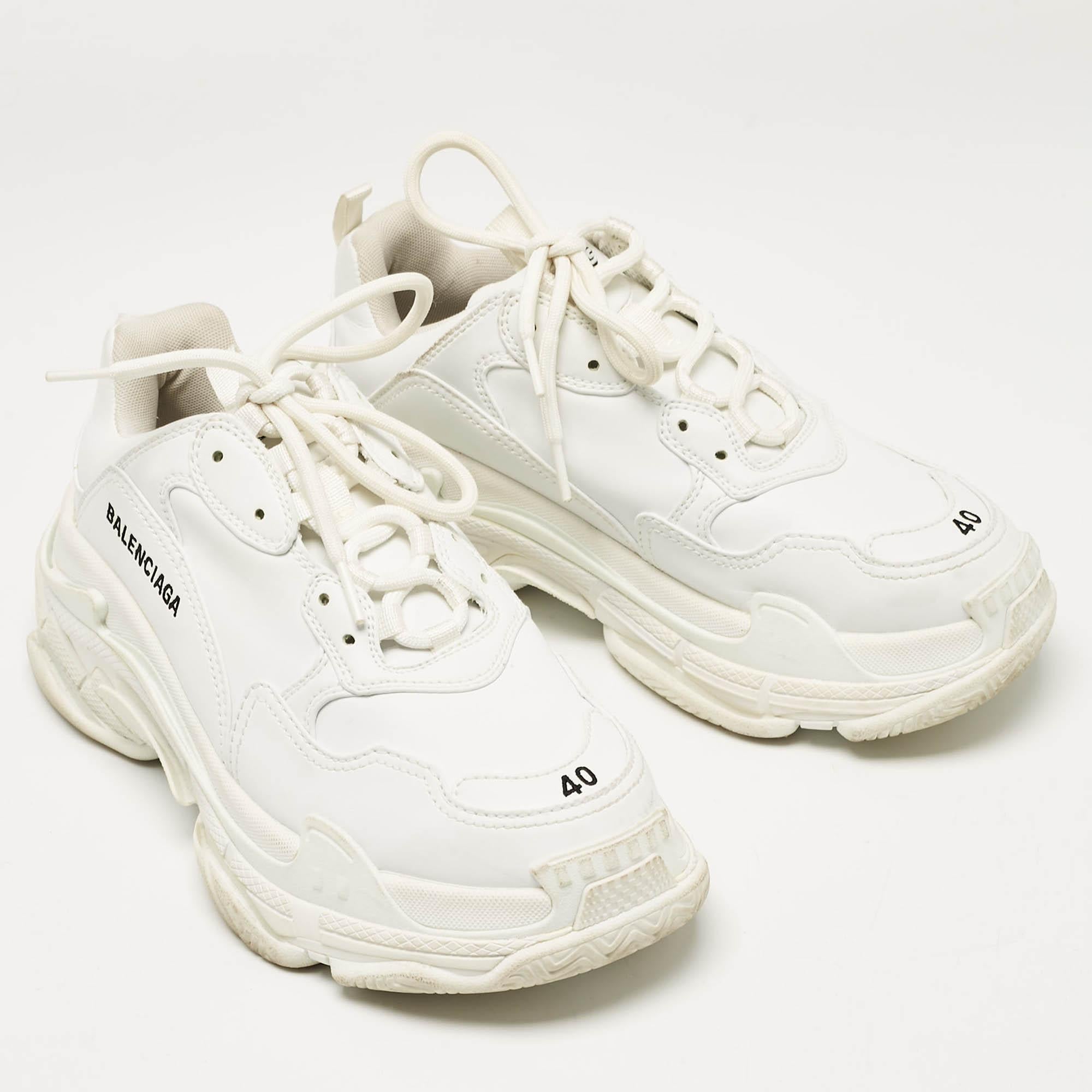 Women's Balenciaga White Faux Leather Triple S Sneakers Size 40 For Sale