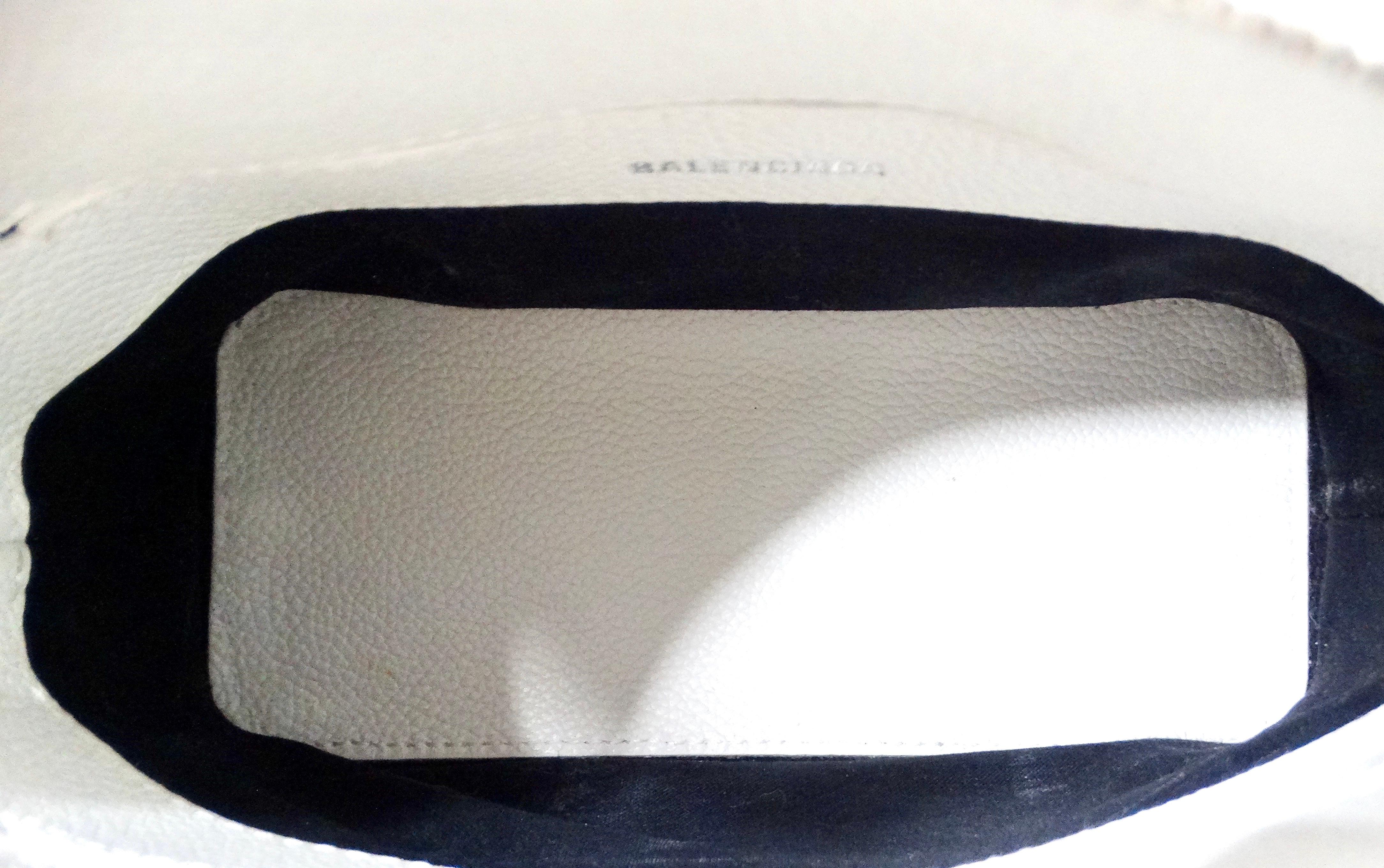 Balenciaga White Graffiti Logo Print Ville Leather XXS Mini Top Handle Bag For Sale 5