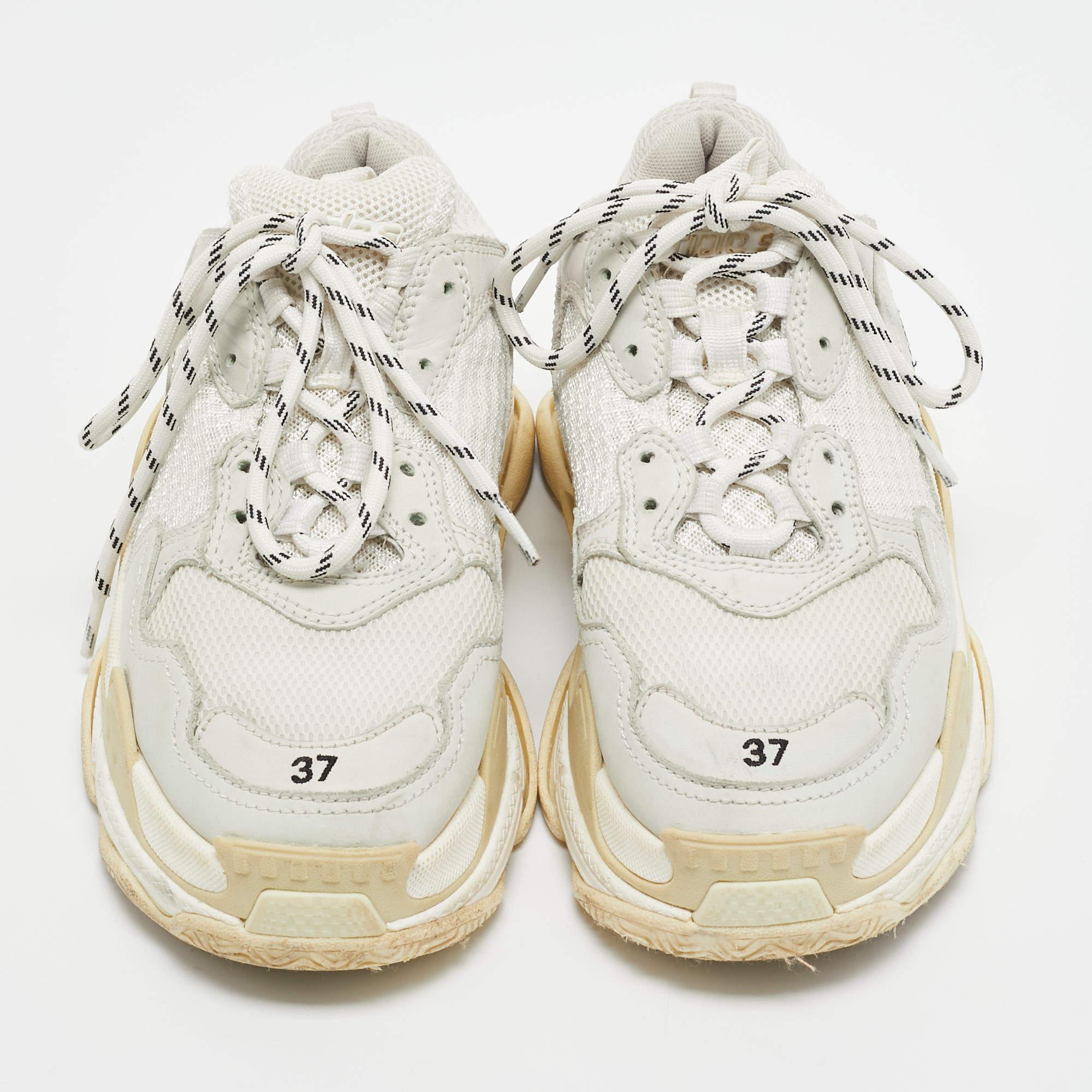 Balenciaga White/Grey Mesh and Leather Triple S Sneakers Size 37 For Sale 1