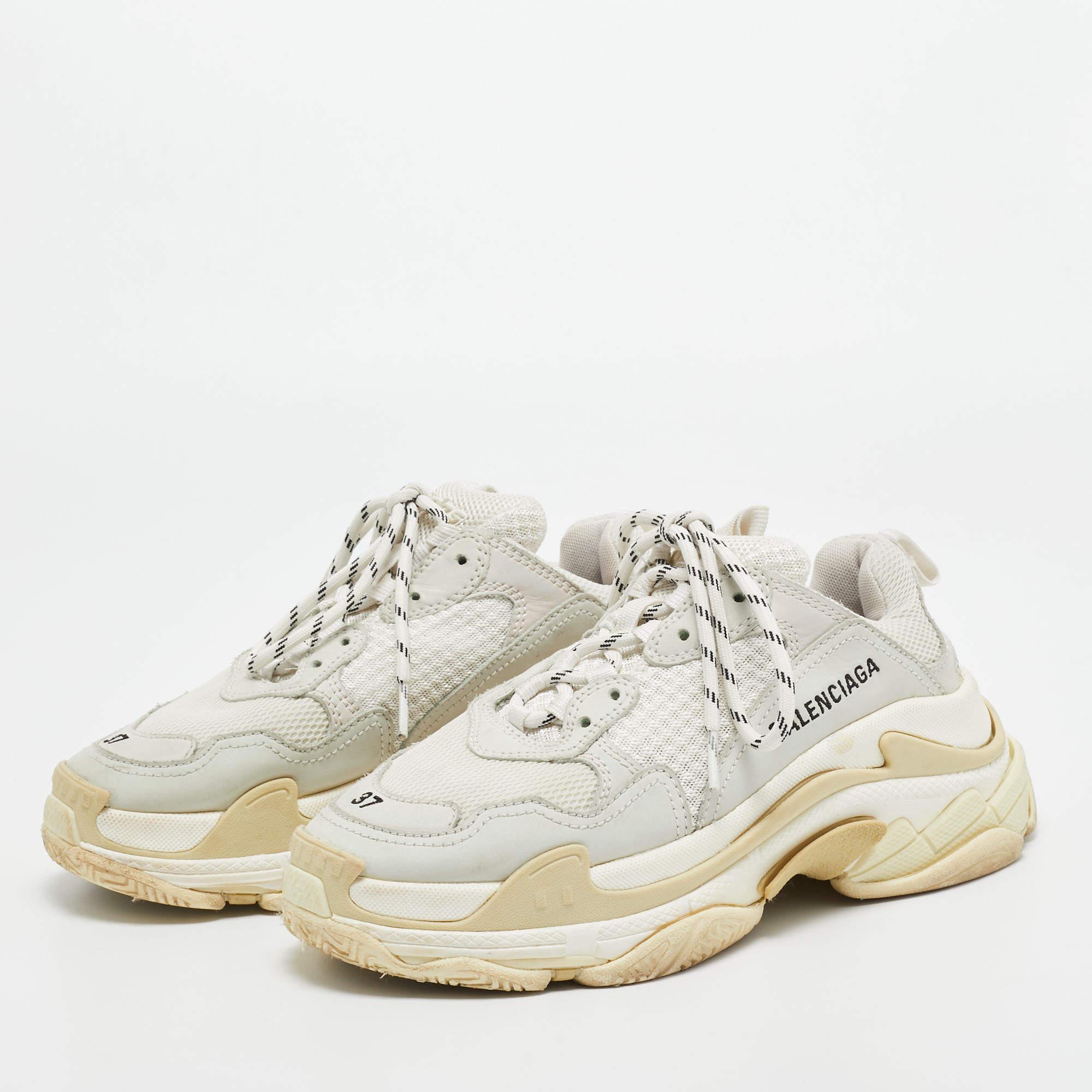 Balenciaga White/Grey Mesh and Leather Triple S Sneakers Size 37 For Sale 2