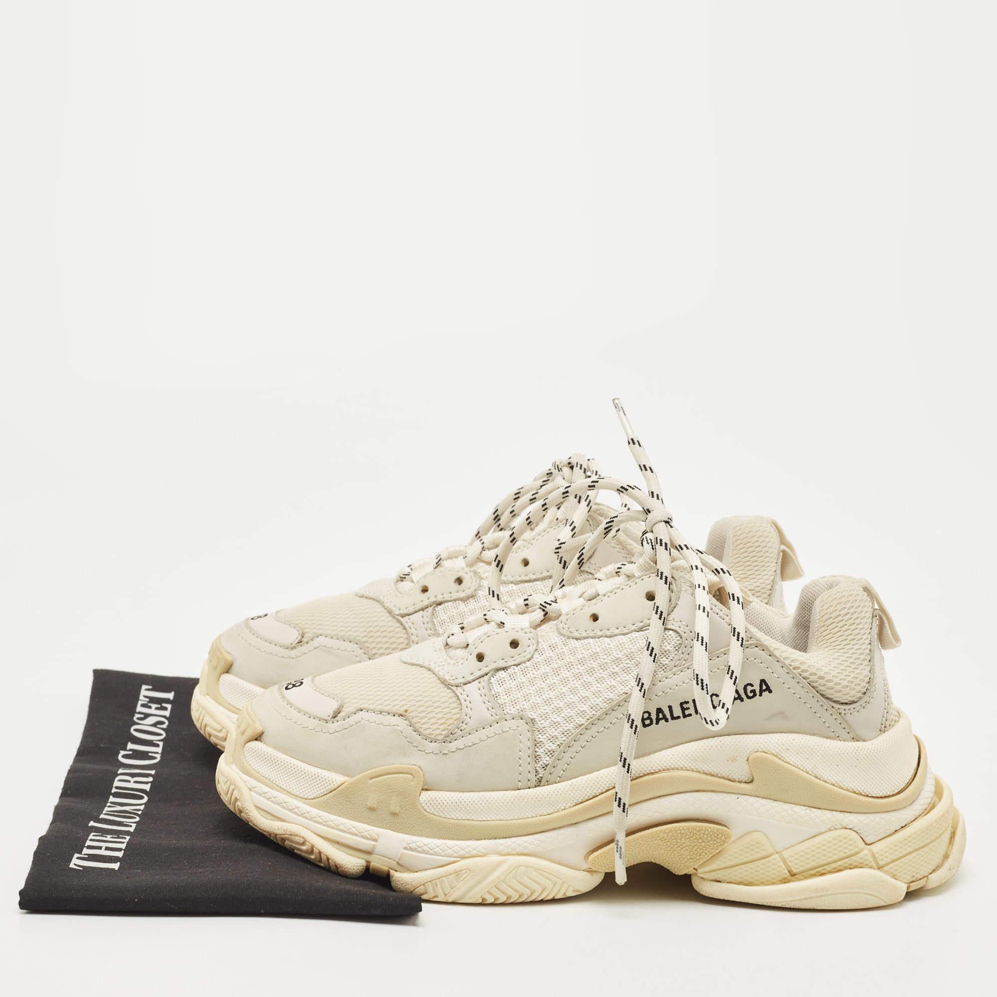 Balenciaga White/Grey Mesh and Leather Triple S Sneakers Size 38 4