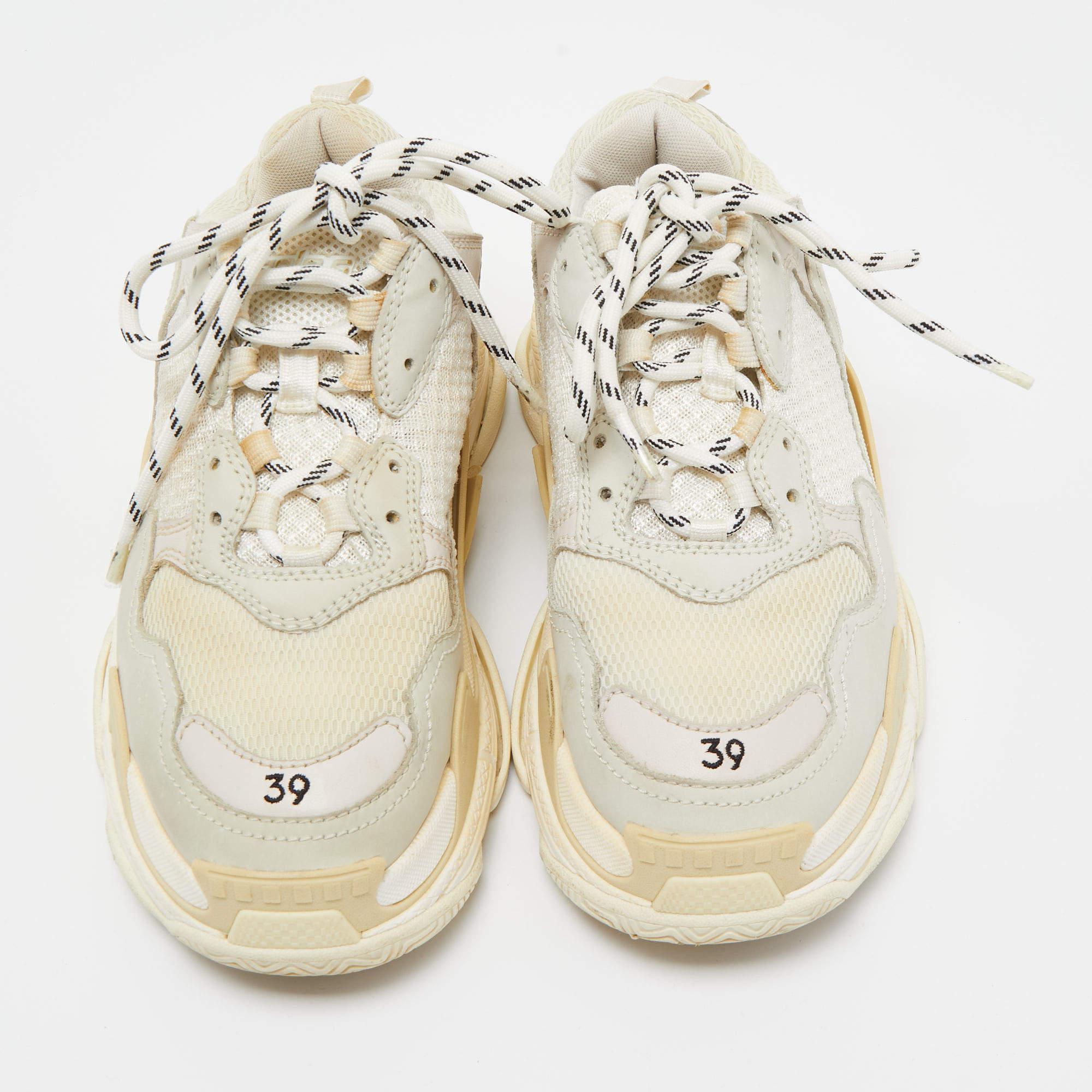 Balenciaga Dreifach-Sneakers aus weißem/grauem Mesh und Nubuck-Leder, Größe 39 im Angebot 3