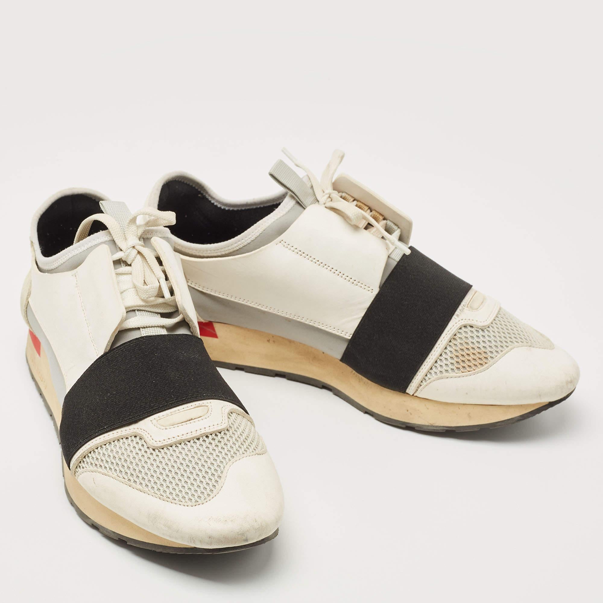 Balenciaga Weiß/graues Mesh, Wildleder & Leder Race Runner Low Top Turnschuhe Größe 41 im Zustand „Relativ gut“ im Angebot in Dubai, Al Qouz 2