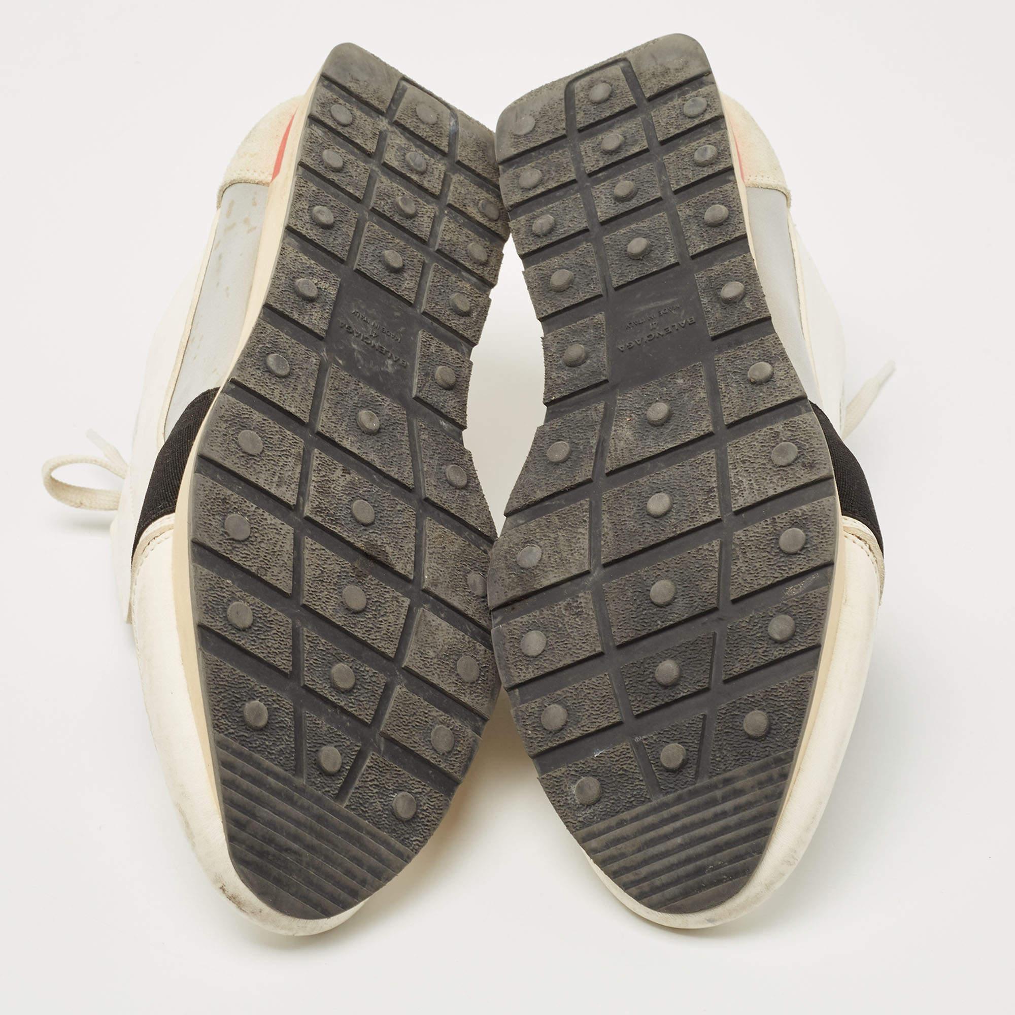 Balenciaga Weiß/graues Mesh, Wildleder & Leder Race Runner Low Top Turnschuhe Größe 41 im Angebot 1