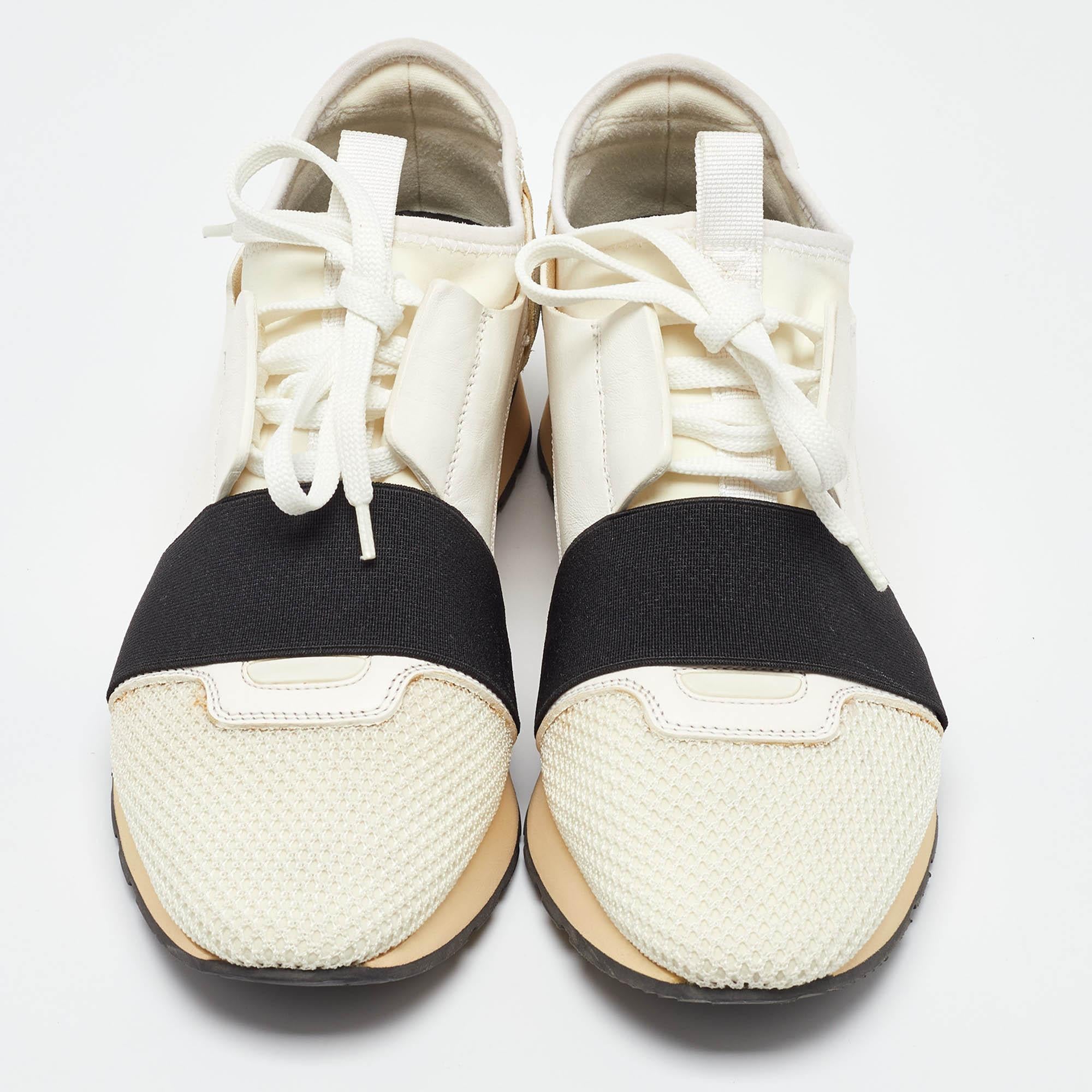 Balenciaga White Leather and Mesh Race Runner Sneakers Size 38 In Good Condition For Sale In Dubai, Al Qouz 2