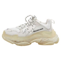 Dreifach-S-Turnschuhe aus weißem Leder und Mesh von Balenciaga, Größe 38 Dreifach-S-Turnschuhe aus weißem Leder und Mesh von Balenciaga, Größe 38