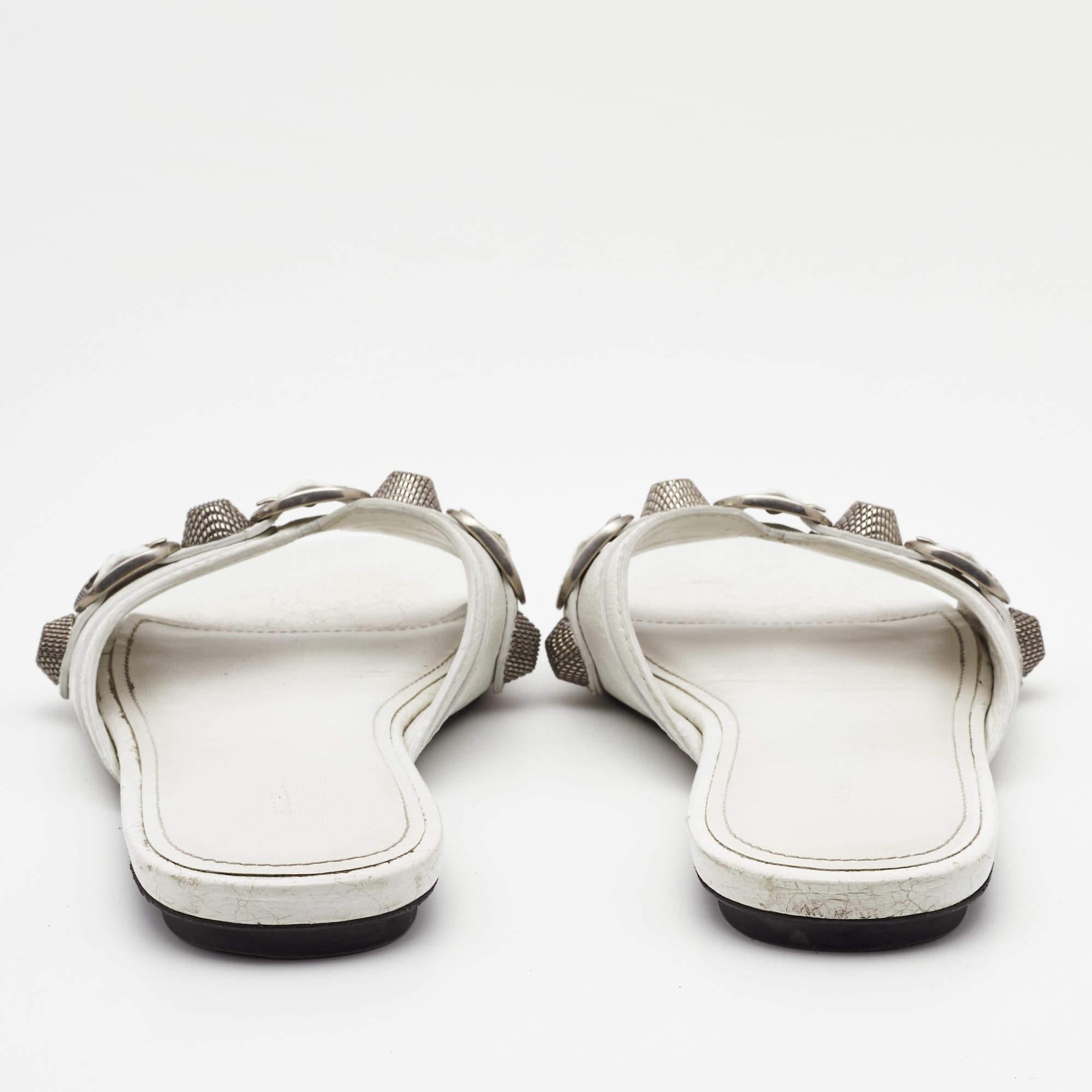 Gris Balenciaga Slides plates en cuir blanc Taille 36 en vente