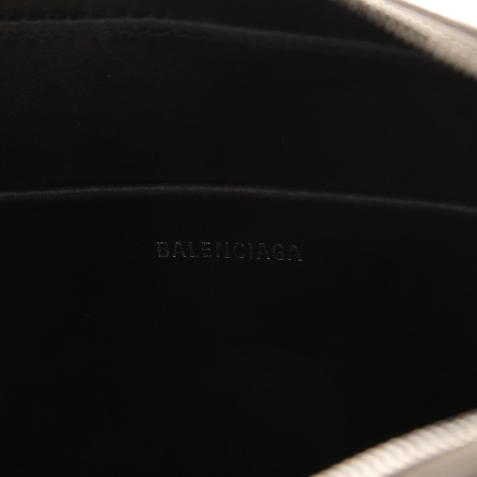 Balenciaga White Leather Everyday Camera Bag Small (552370) In Good Condition For Sale In Montreal, Quebec