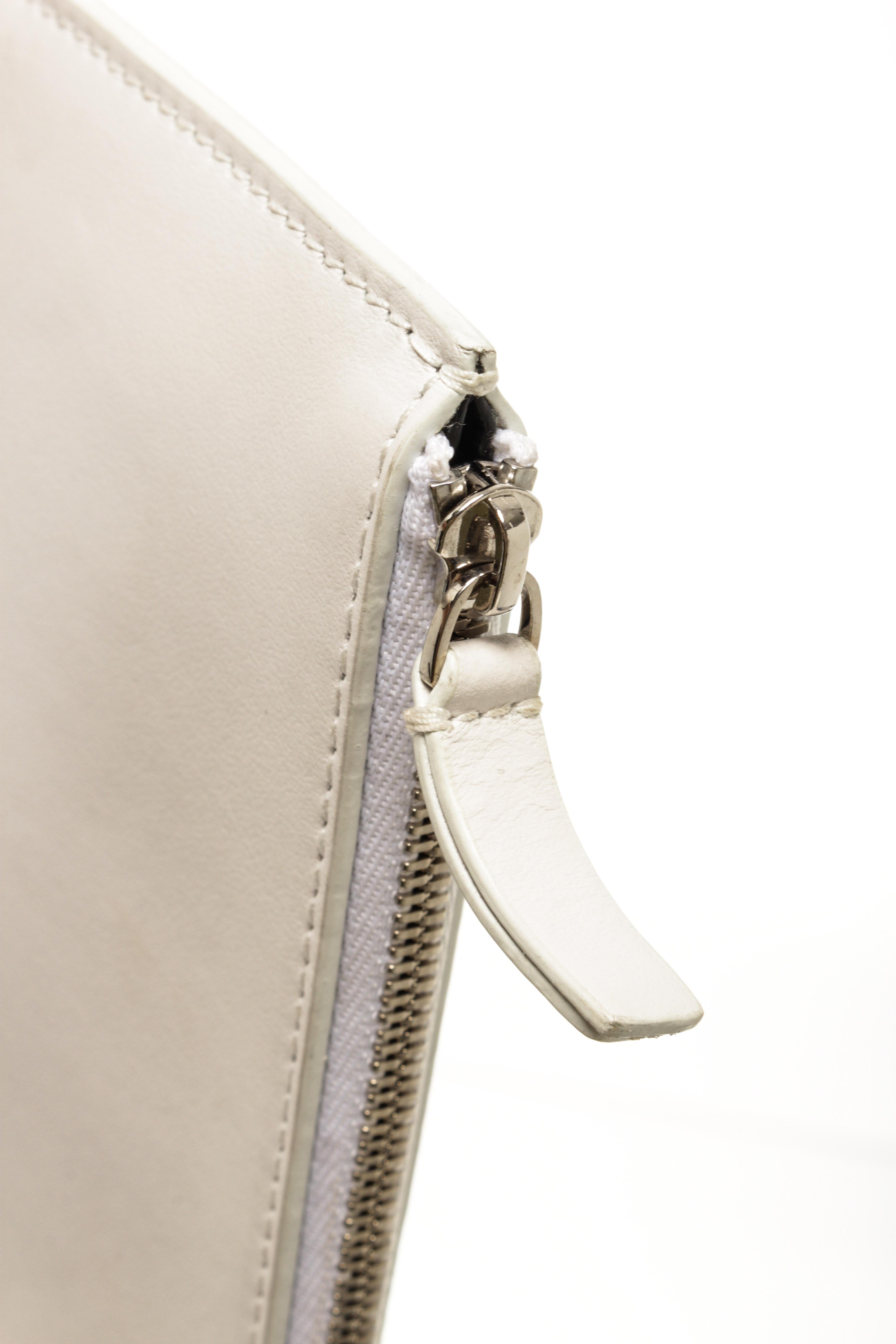 Balenciaga White Leather Logo Clutch In Good Condition For Sale In Irvine, CA