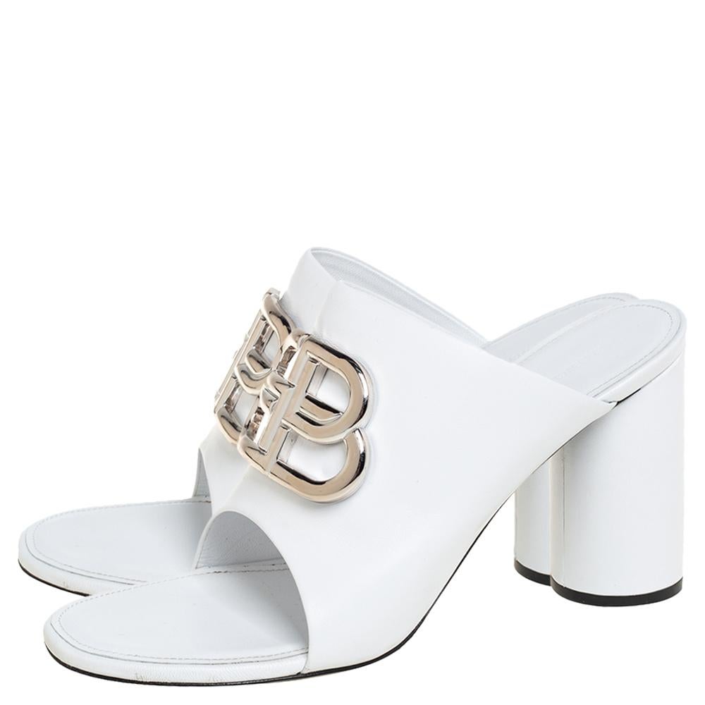 Balenciaga White Leather Oval Logo Slide Sandals Size 38 at
