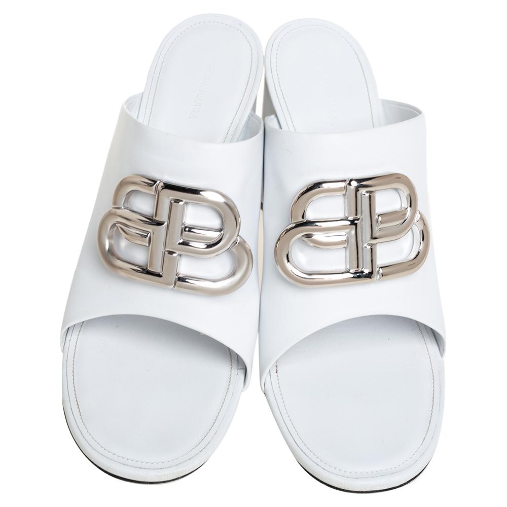 Balenciaga White Leather Oval Logo Slide Sandals Size 38 at
