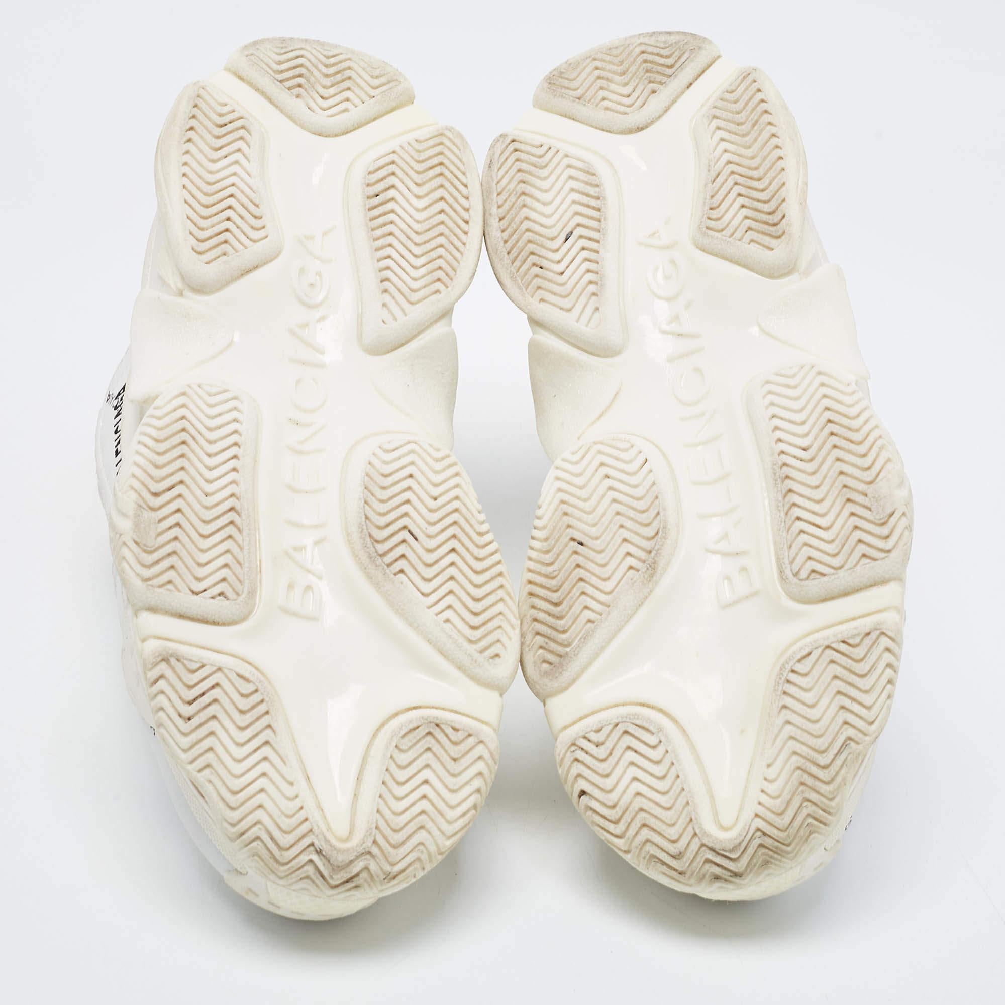 Balenciaga White Leather Triple S Sneakers Size 37 In Good Condition In Dubai, Al Qouz 2