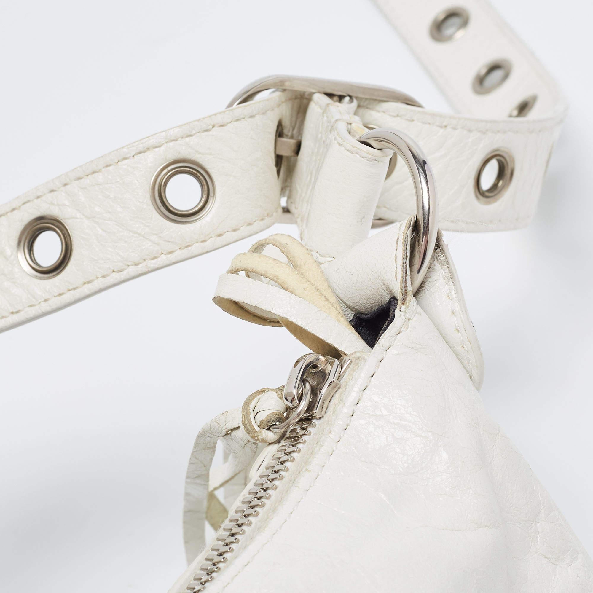Balenciaga White Leather XS Le Cagole Shoulder Bag In Good Condition In Dubai, Al Qouz 2