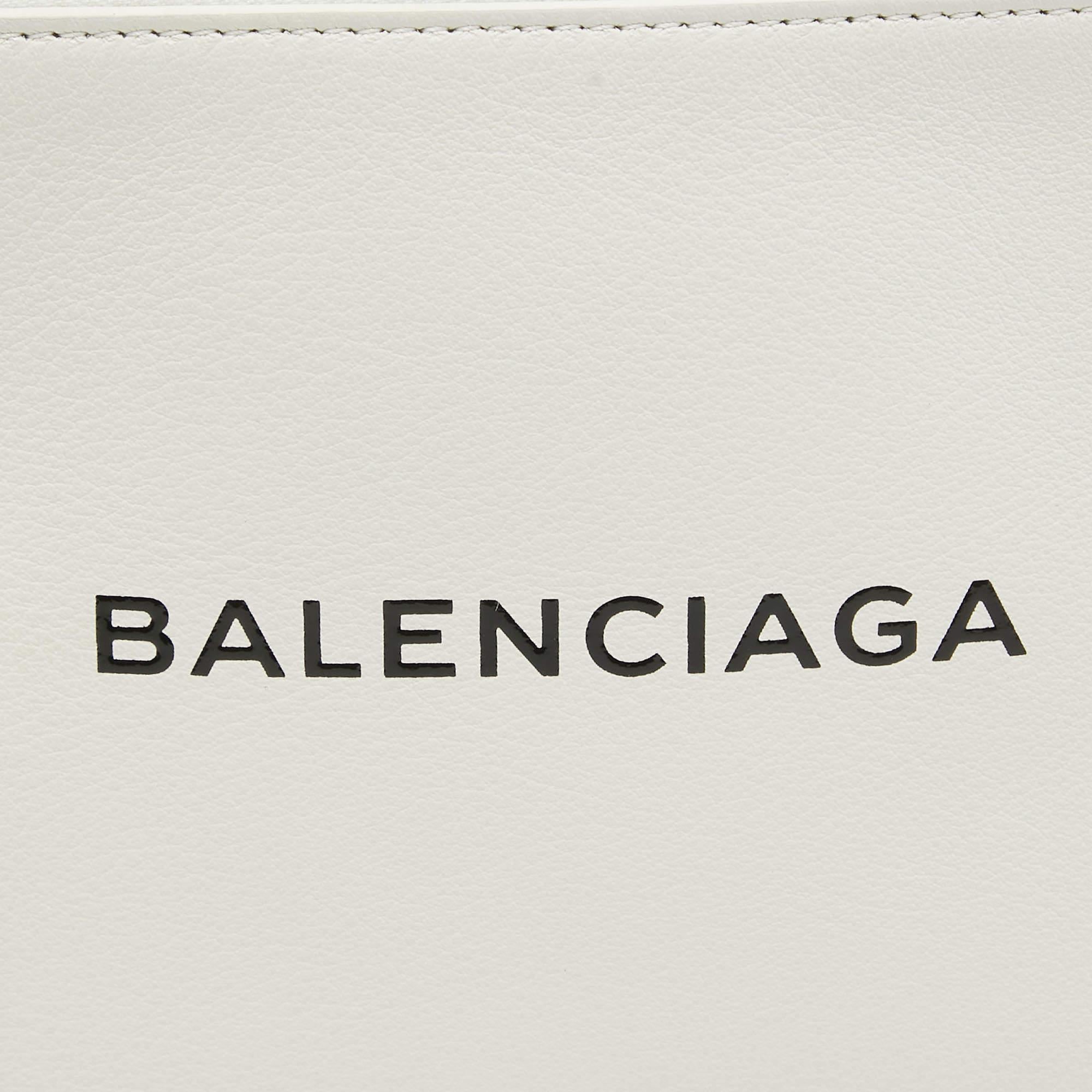 Balenciaga - Pochette zippée en cuir blanc en vente 2