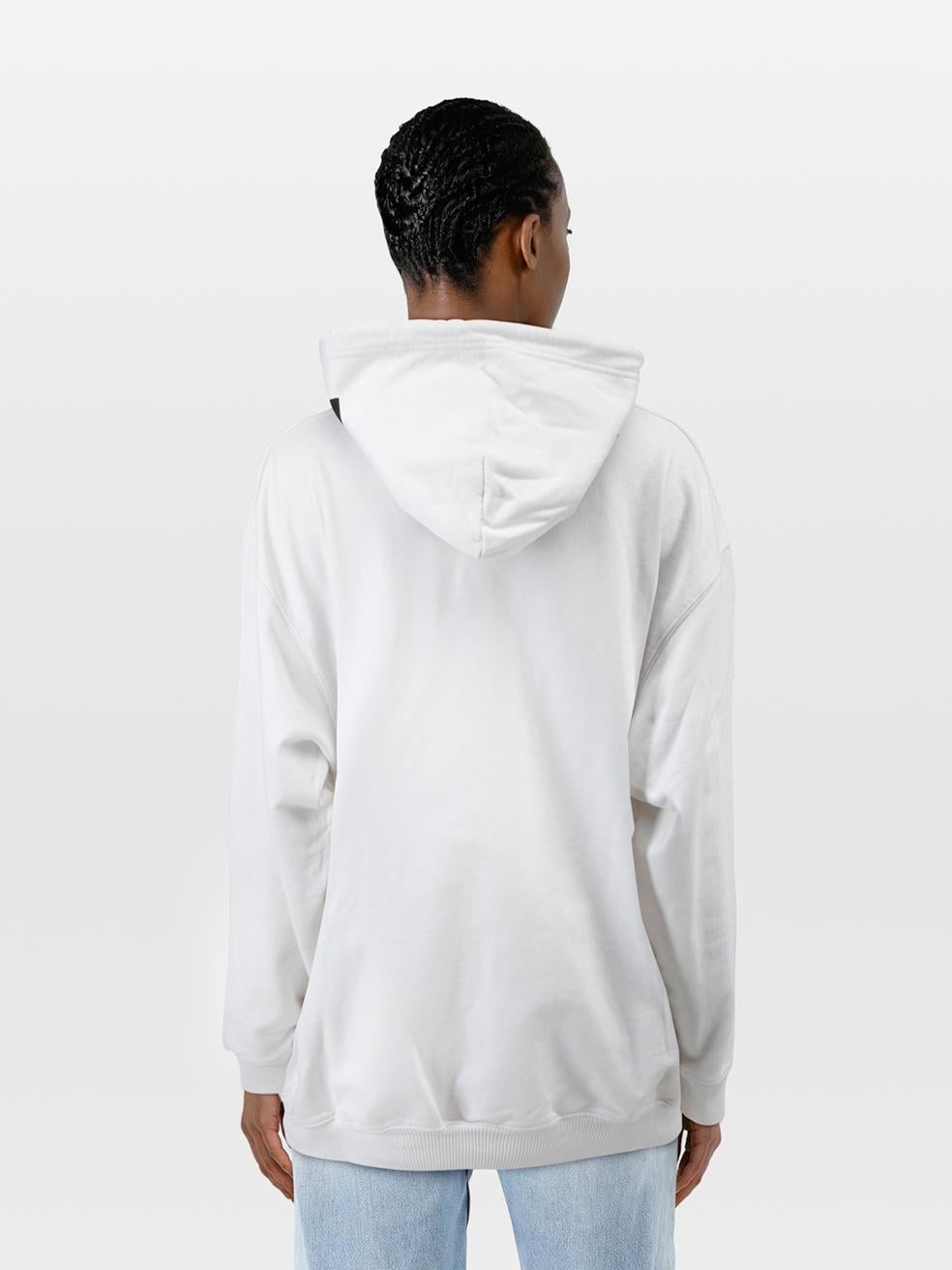 CONDIZIONE: molto buona. L'usura della felpa è minima. Scolorimento sull'etichetta del collo posteriore e sull'interno del cappuccio di questo articolo usato di Balenciaga. In caso di scolorimento, potrebbe essere necessario un lavaggio a mano