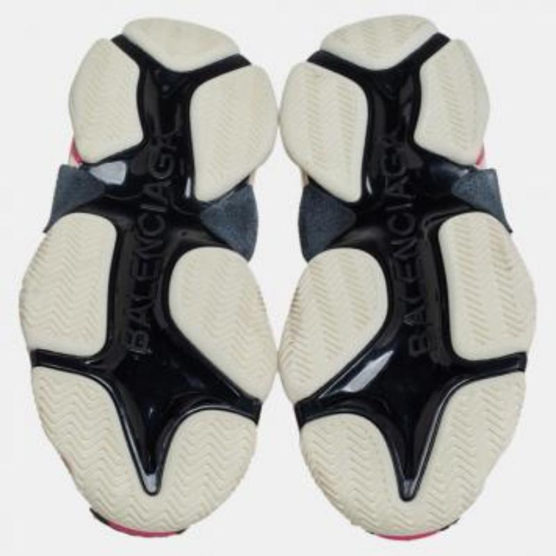 Balenciaga White/Pink Leather and Mesh Triple S Platform Sneakers Size 38 For Sale 3