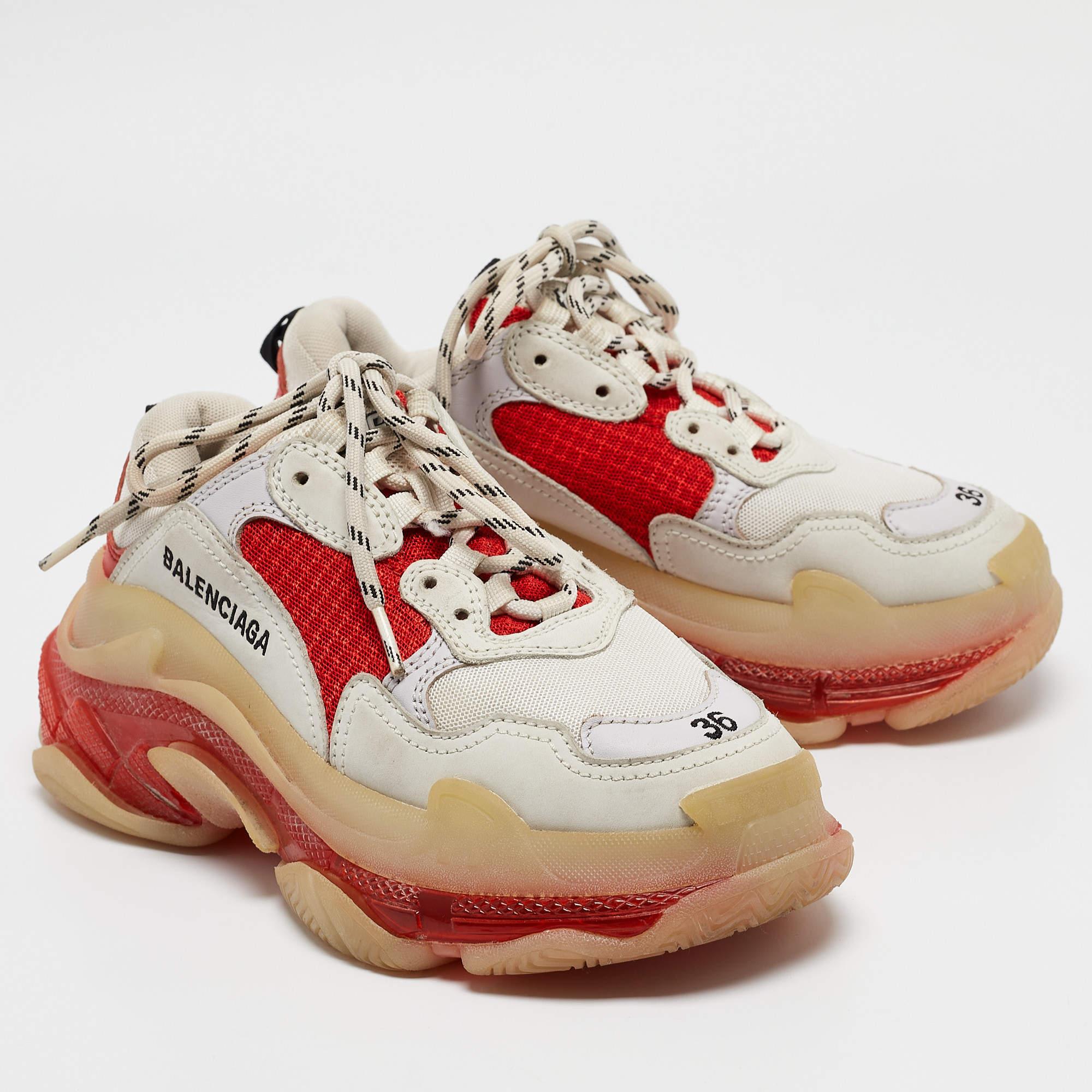 Balenciaga Blanco/Rojo Piel y Malla Zapatillas Triple S Suela Transparente Talla 36 en Bueno Estado en Dubai, Al Qouz 2