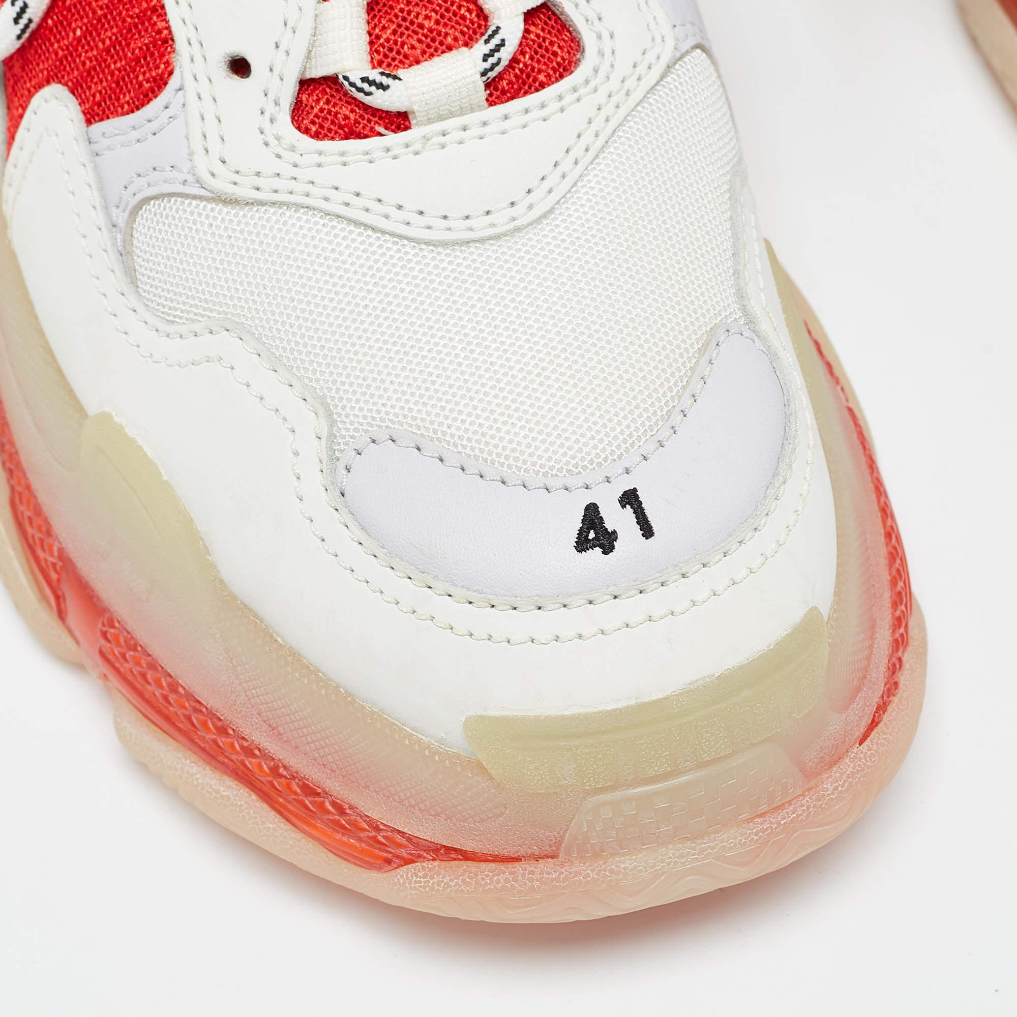 Balenciaga White/Red Leather and Mesh Triple S Clear Sole Sneakers Size 41 For Sale 3