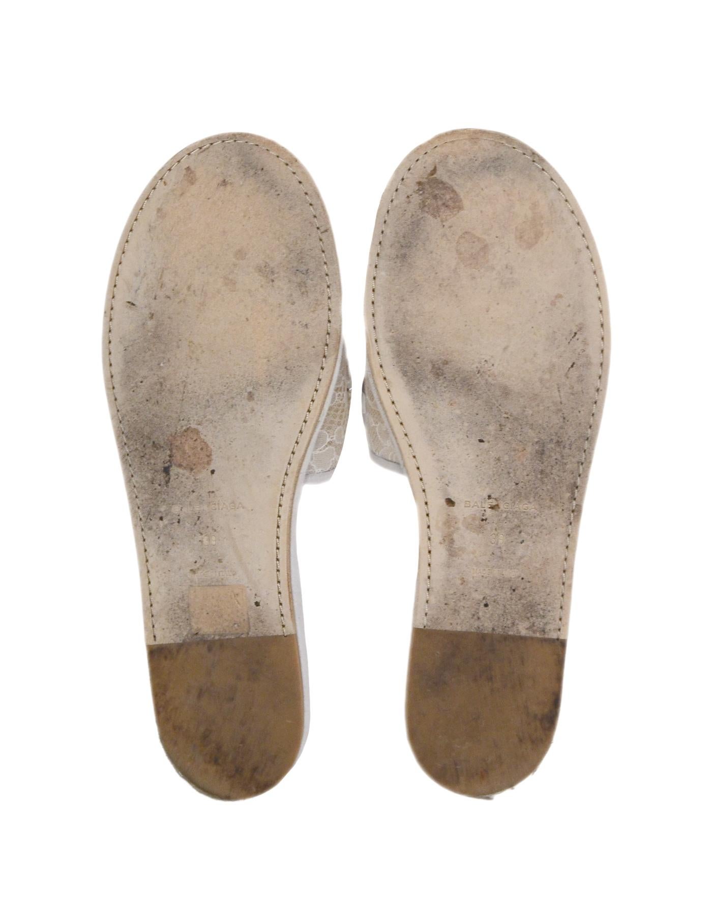 Balenciaga White Suede-Trimmed Embellished Lace Slippers sz 39 rt $1, 545 In Good Condition In New York, NY