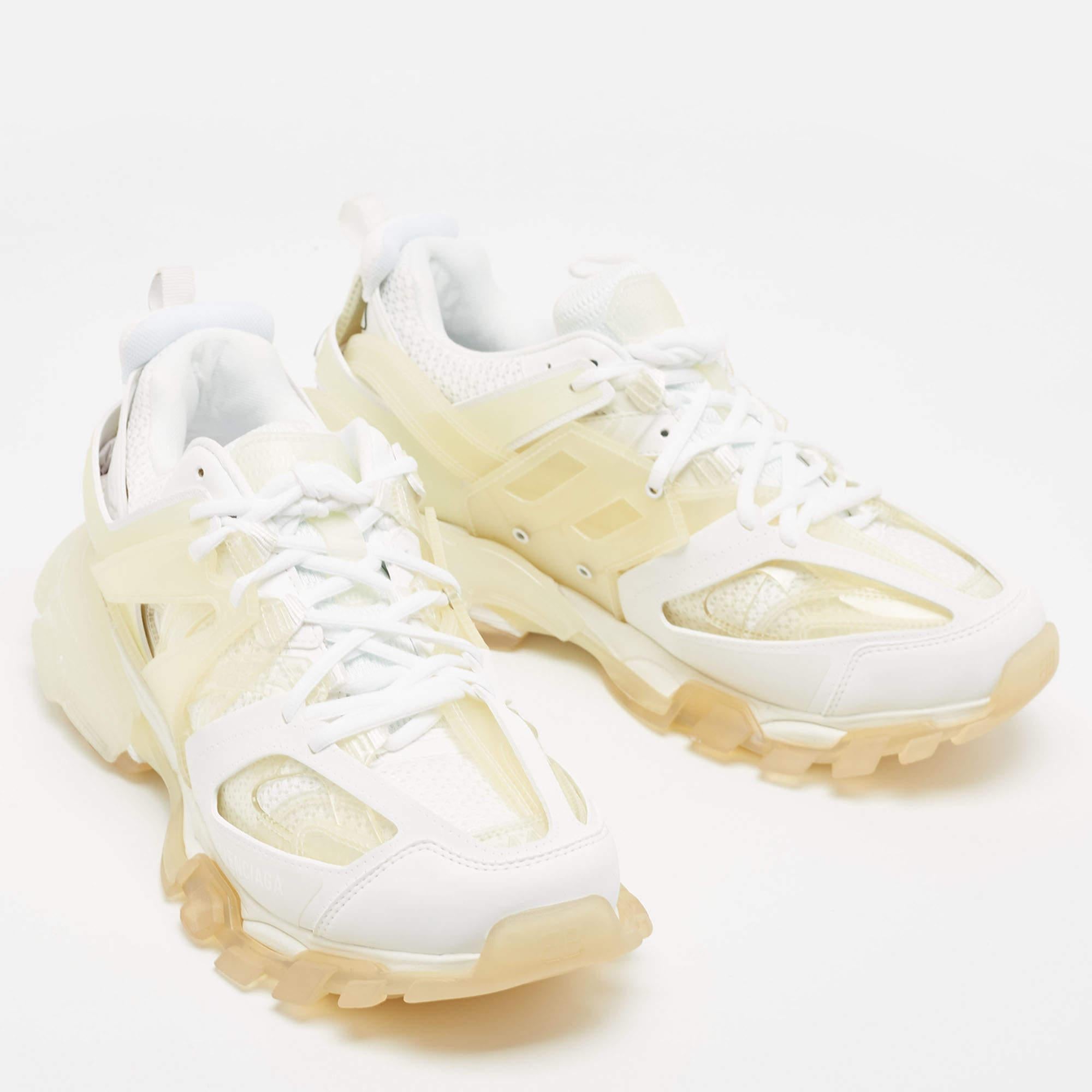 Packed with style and comfort, these Balenciaga sneakers are gentle on the feet so that you can glide through the day. They have a sleek upper with lace closure, and they're set on durable rubber soles.

