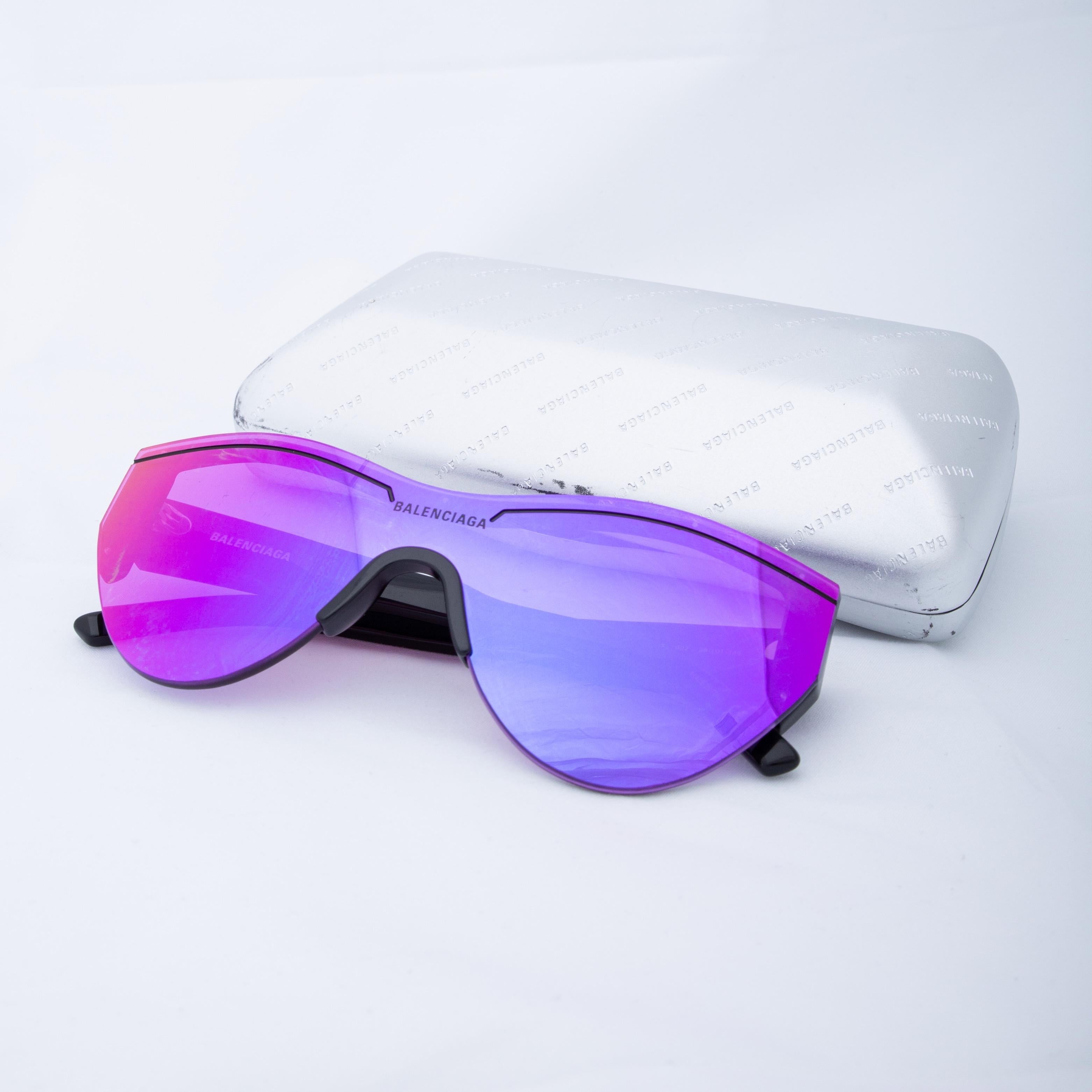 Balenciaga Wide Fit Purple Mirror Ski Goggle Sunglasses (BB 0004S 002) In Good Condition In Montreal, Quebec