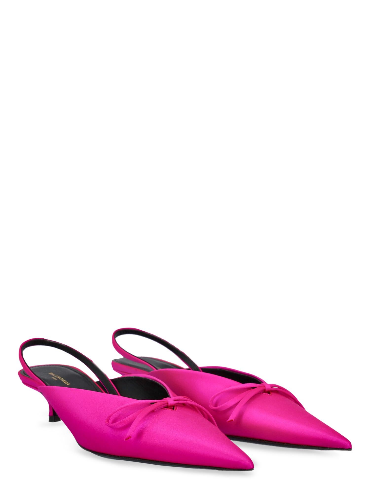 Product Description: Shoe, fabric, solid color, pointed toe, branded insole, leather insole, tapered heel, low and flat heel, bow detail

Includes:
-Dust bag
- Heel tip replacement

Product Condition: Excellent
Sole: negligible