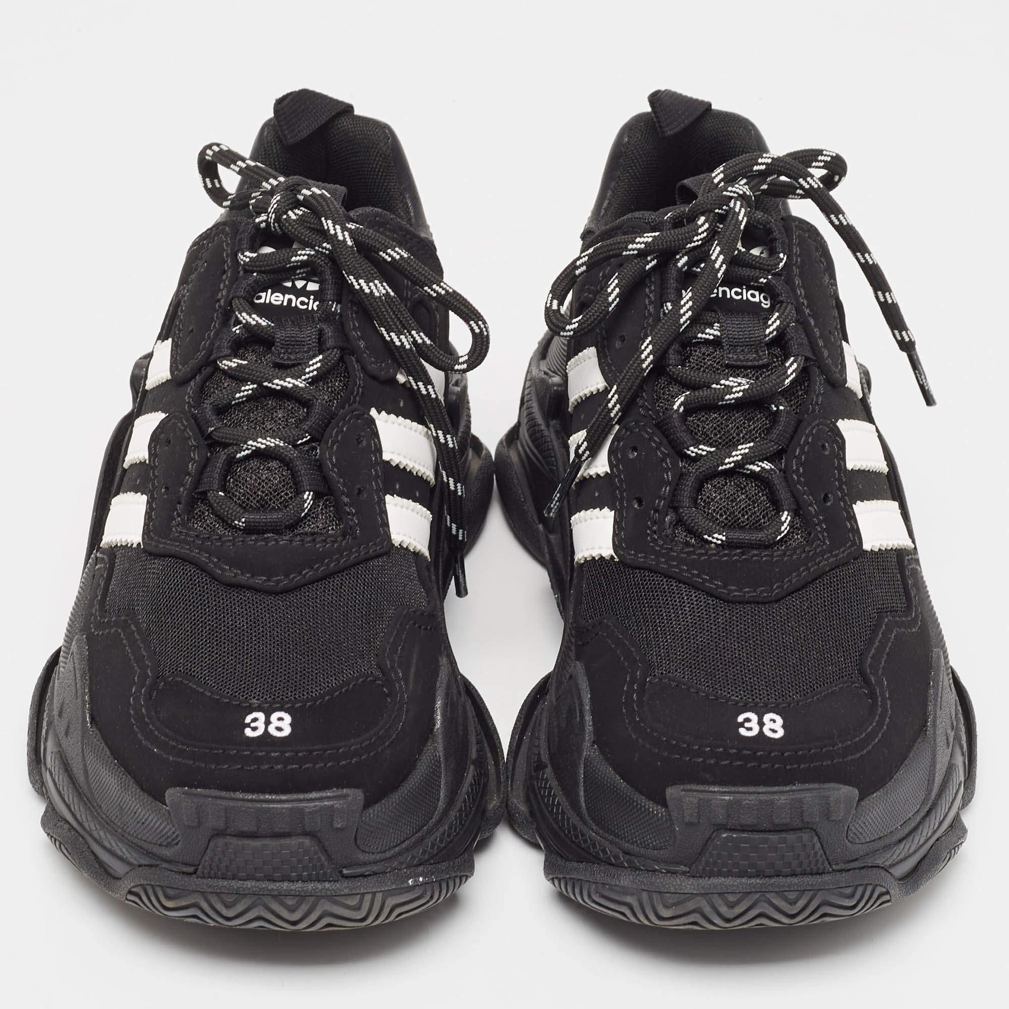 Balenciaga x Adidas Black/White Faux Leather and Mesh Triple S Sneakers Size 38 In Excellent Condition In Dubai, Al Qouz 2