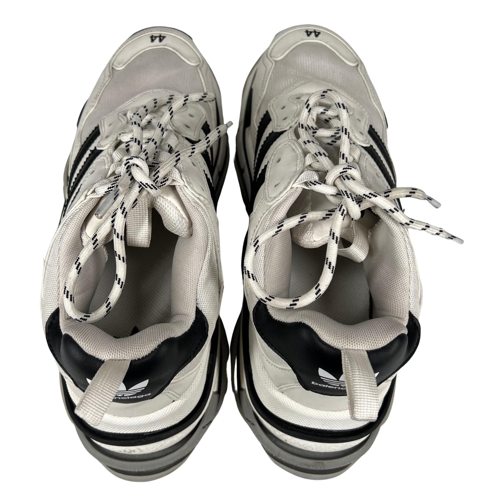 Balenciaga X Adidas Triple S White Sneaker (Eu 44 US 11) In Good Condition For Sale In Montreal, Quebec