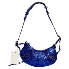 Balenciaga XS Le Cagole Umhängetasche aus blauem Lammleder
