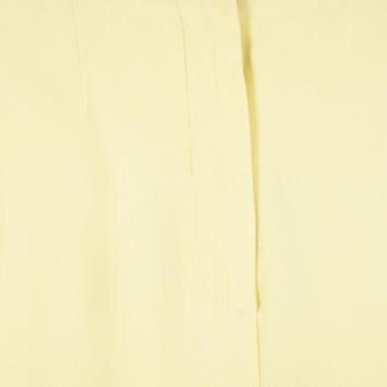 Estos pantalones Balenciaga se han diseñado con los detalles de estilo perfectos, como la cintura alta, los bolsillos y las trabillas. El pantalón está confeccionado con los mejores materiales y estarás fabulosa cuando lo lleves con un top bien