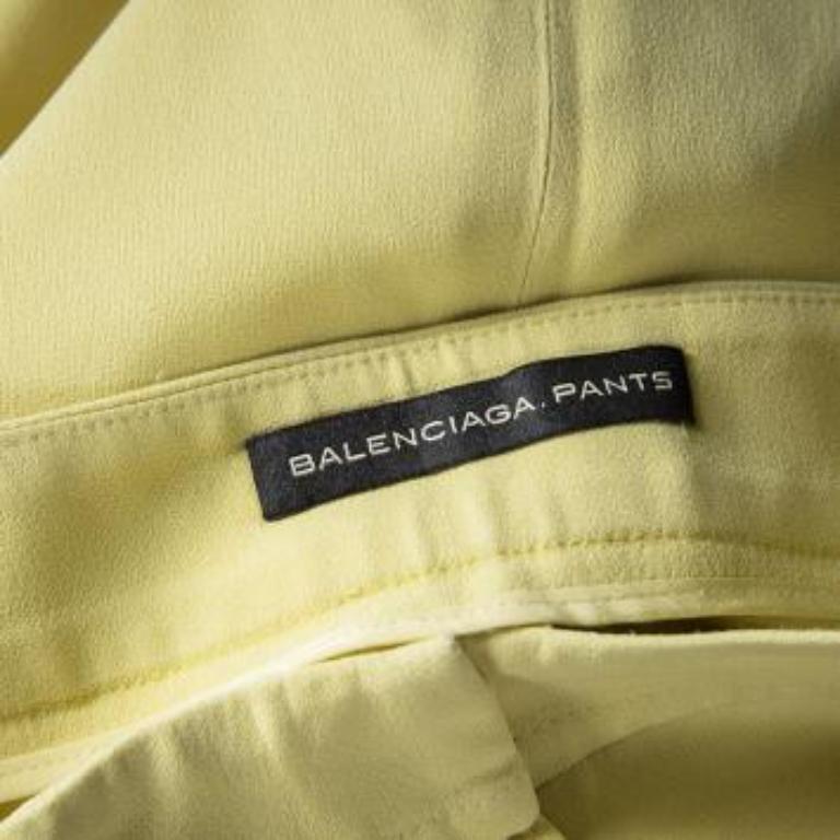 Balenciaga Pantalón amarillo de cintura alta S en Bueno estado para la venta en Dubai, Al Qouz 2