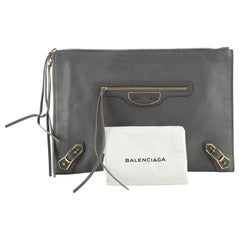 Balenciaga Classic Metallic Edge Clutch aus Leder mit Reißverschluss Medium Gray