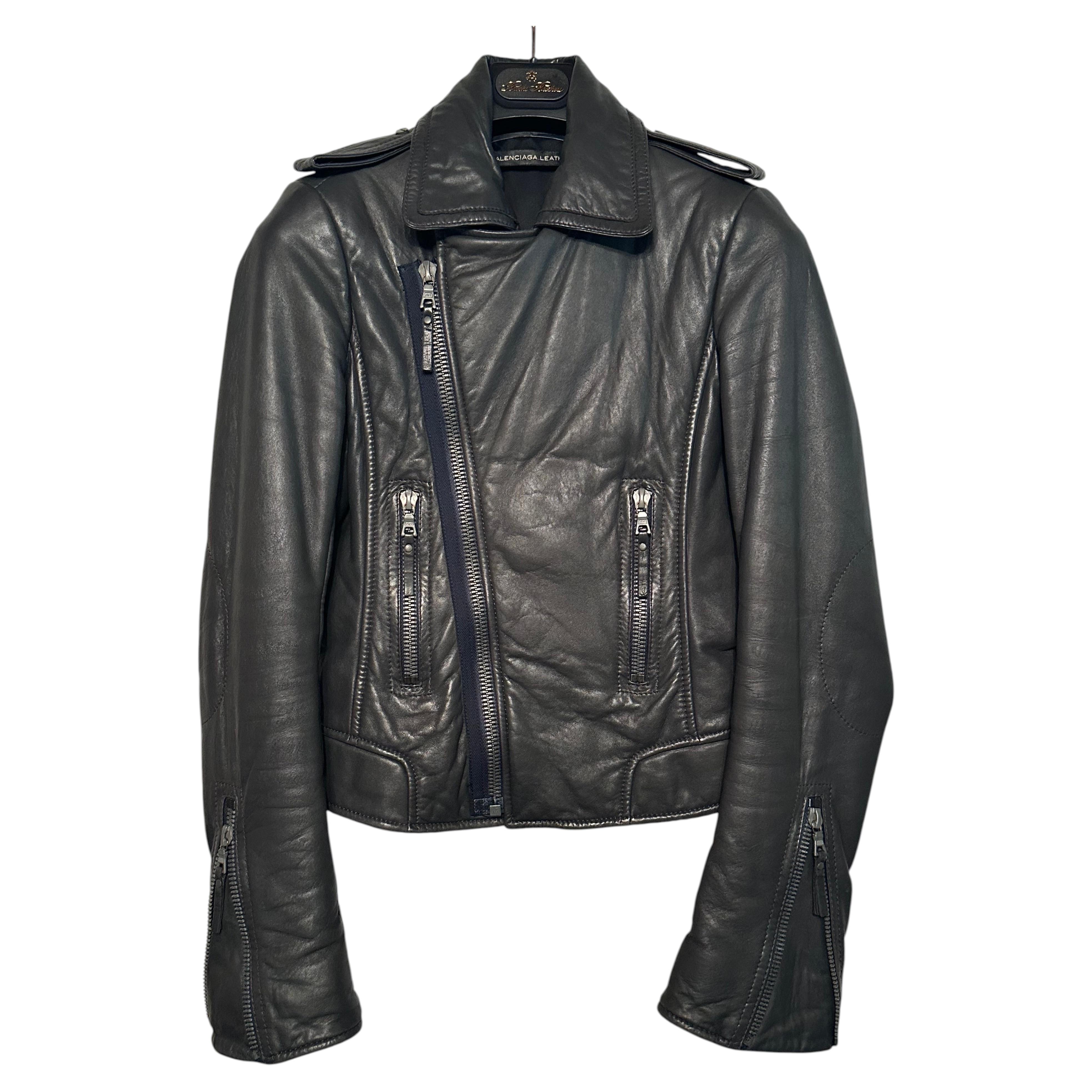 Balenciaga. Veste de motard en cuir graphite, taille FR 38, époque Y2K de Nicolas Ghesquière