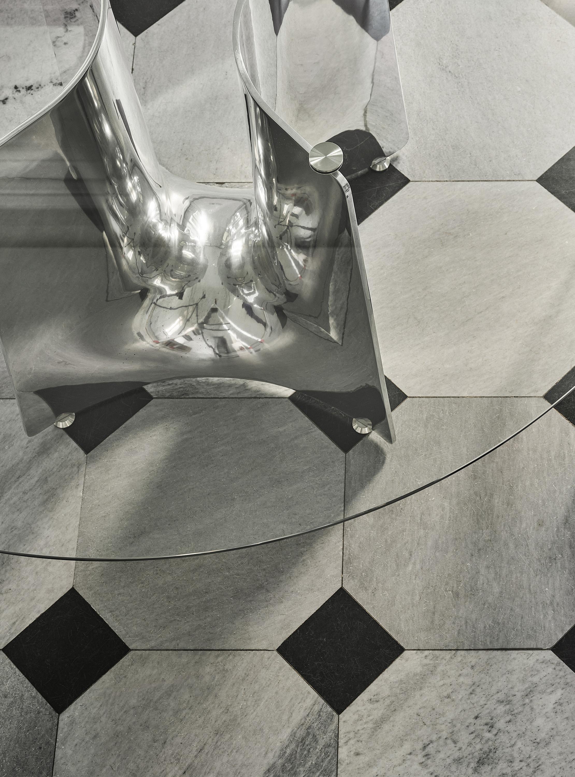 Baleri Italia, Tisch aus gebogenem, rundem Aluminium mit Glasplatte aus Bentz von Jeff Miller im Angebot 8