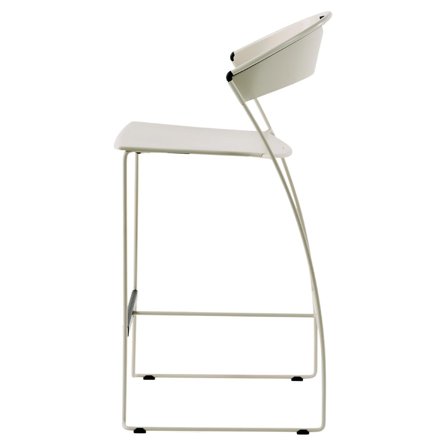 Out of the frenetic turmoil of Wettstein’s design activity, one day emerged the idea of a chair; defying all known logic, the structure of the back, curved forwards. With this idea as basic condition of the design, form was translated into function.