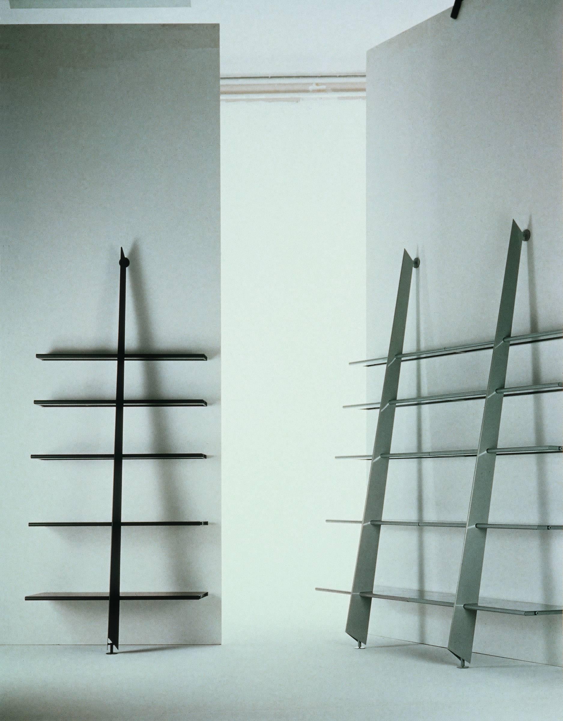 Baleri Italia Mac Gee Bücherregal aus schwarzem Stahl von Philippe Starck (Moderne) im Angebot