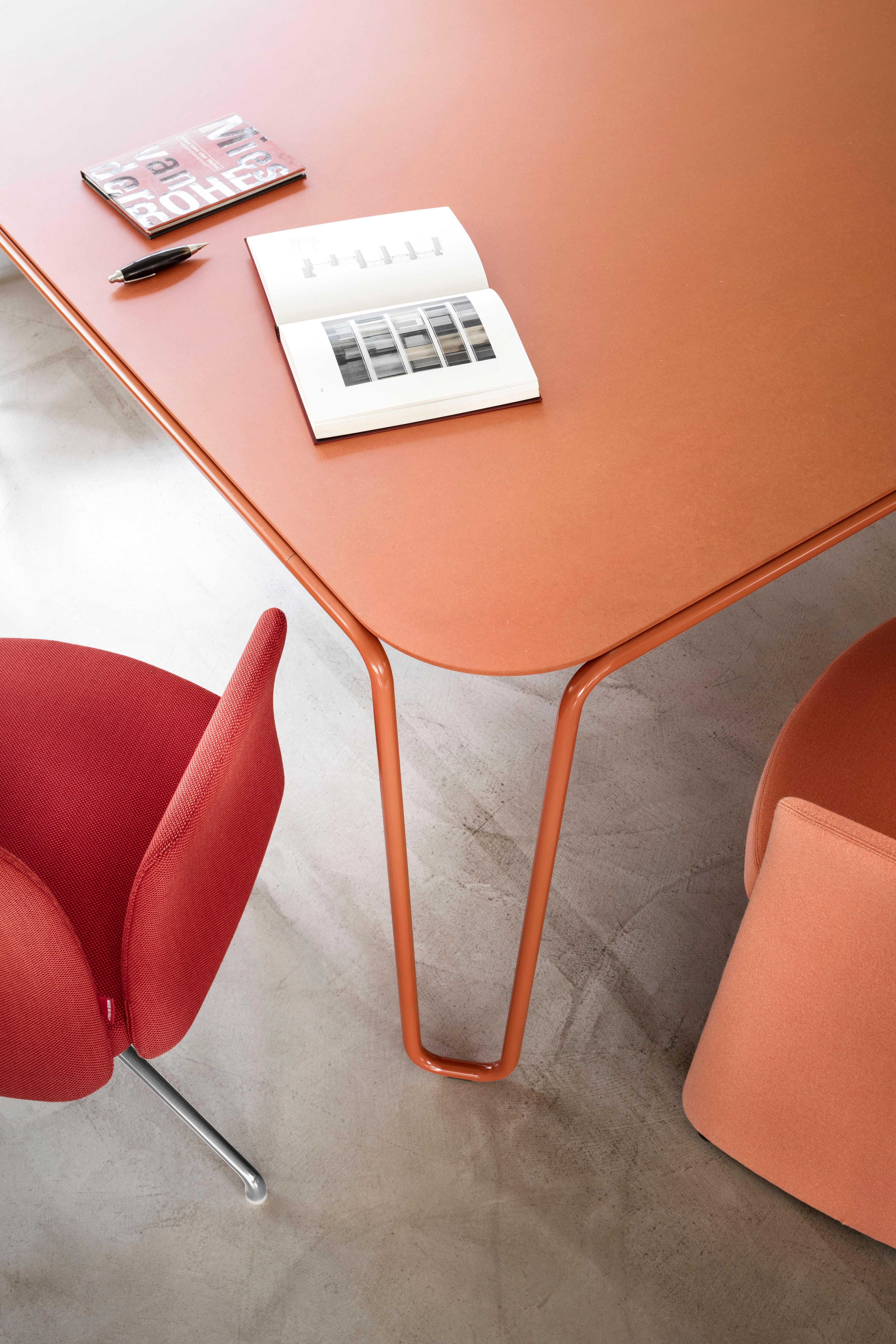 Sillón Baleri Italia Madam en tejido rojo de Radice Orlandini Designstudio en Nuevo Estado en Milano, Lombardia
