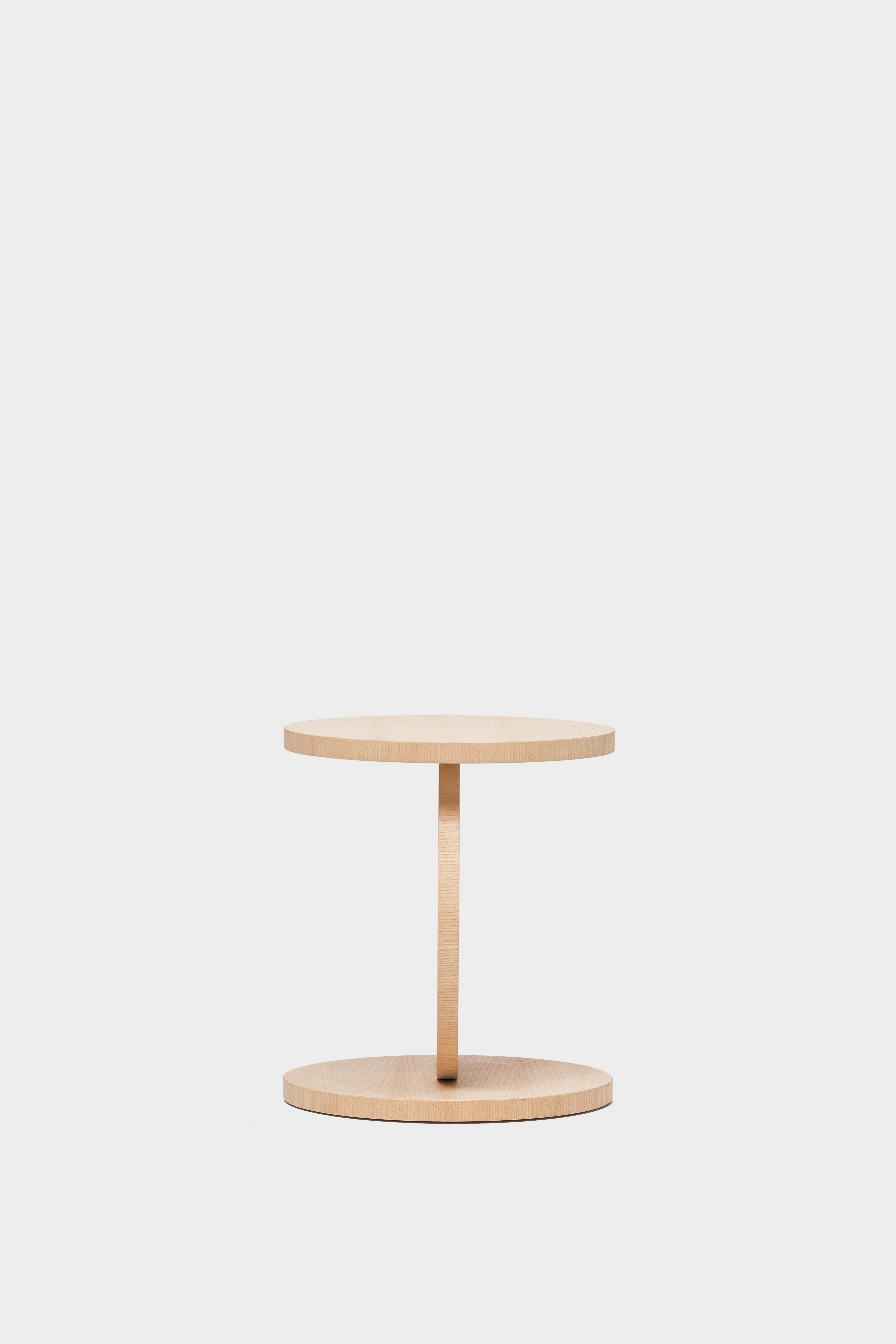 Moderne Table basse haute Baleri Italia Match Point en chêne blanchi d' Omri Revesz en vente