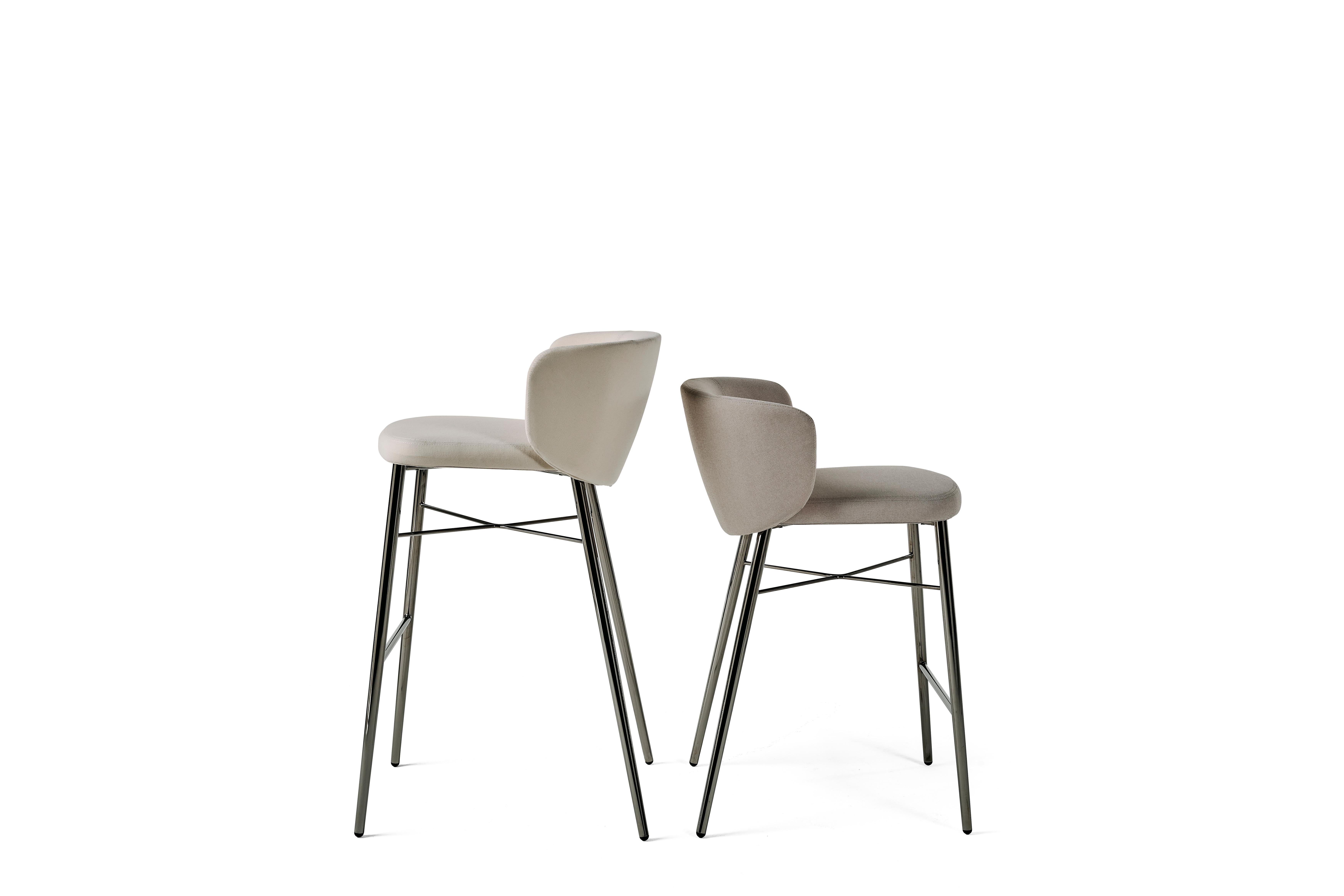 The Kin chair takes inspiration from the Japanese Kintsugi technique, which tends to embrace the value of breakages rather than seeking to conceal them. Reflecting the Japanese tradition, designers Radice and Orlandini have taken the different parts