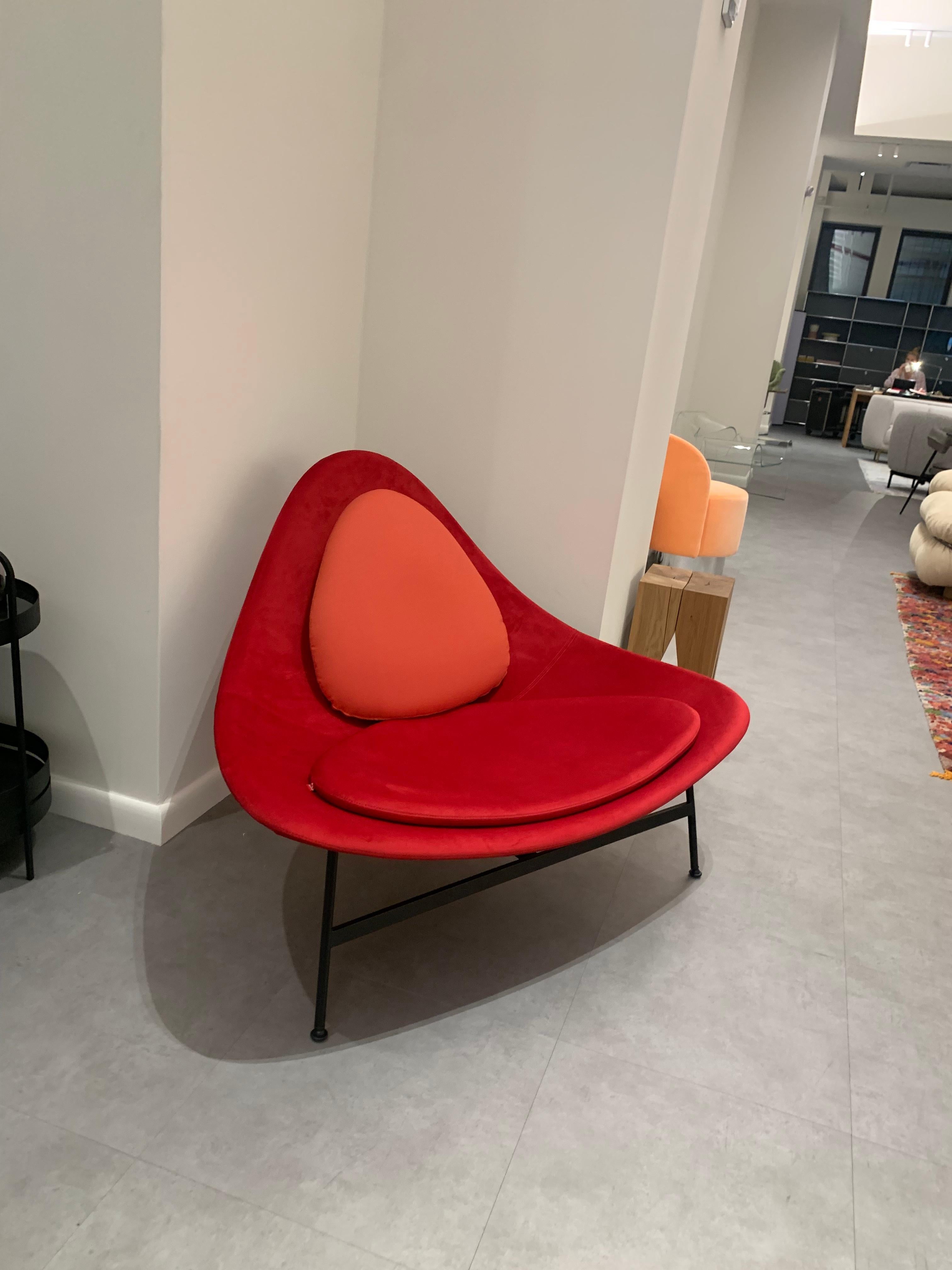 italien Fauteuil de salon Baleri Bermuda rouge conçu par Claesson Koivisto Rune, en stock en vente