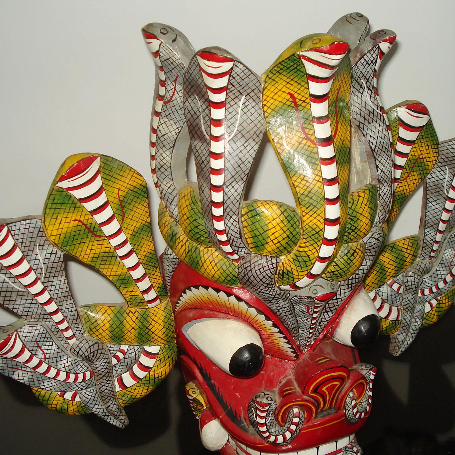 Große handgeschnitzte Balinesische Barong-Tänzermaske (Handgeschnitzt) im Angebot