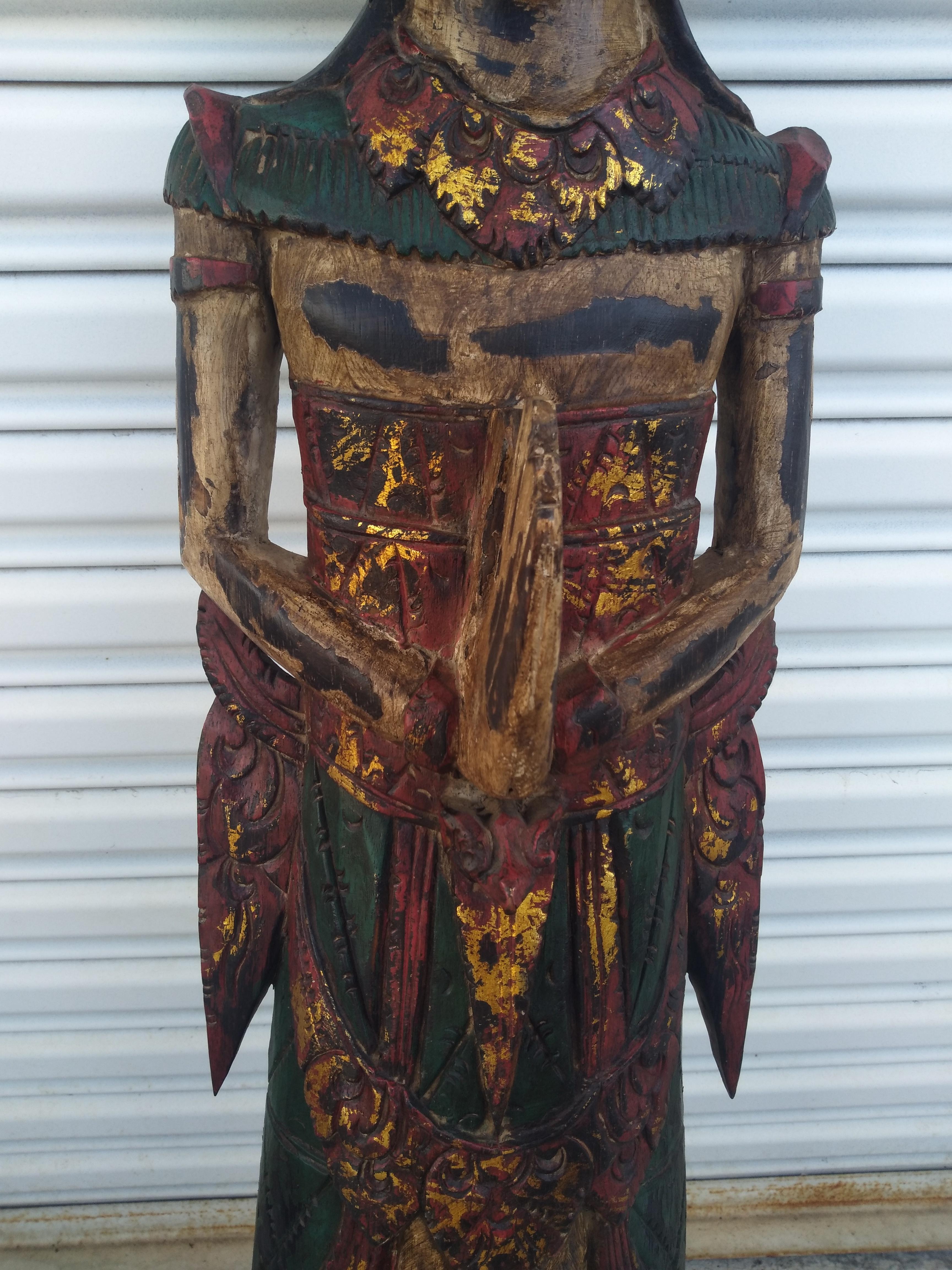 Balinesische buddhistische Diety-Holz-Skulptur im Zustand „Gut“ im Angebot in Pasadena, TX