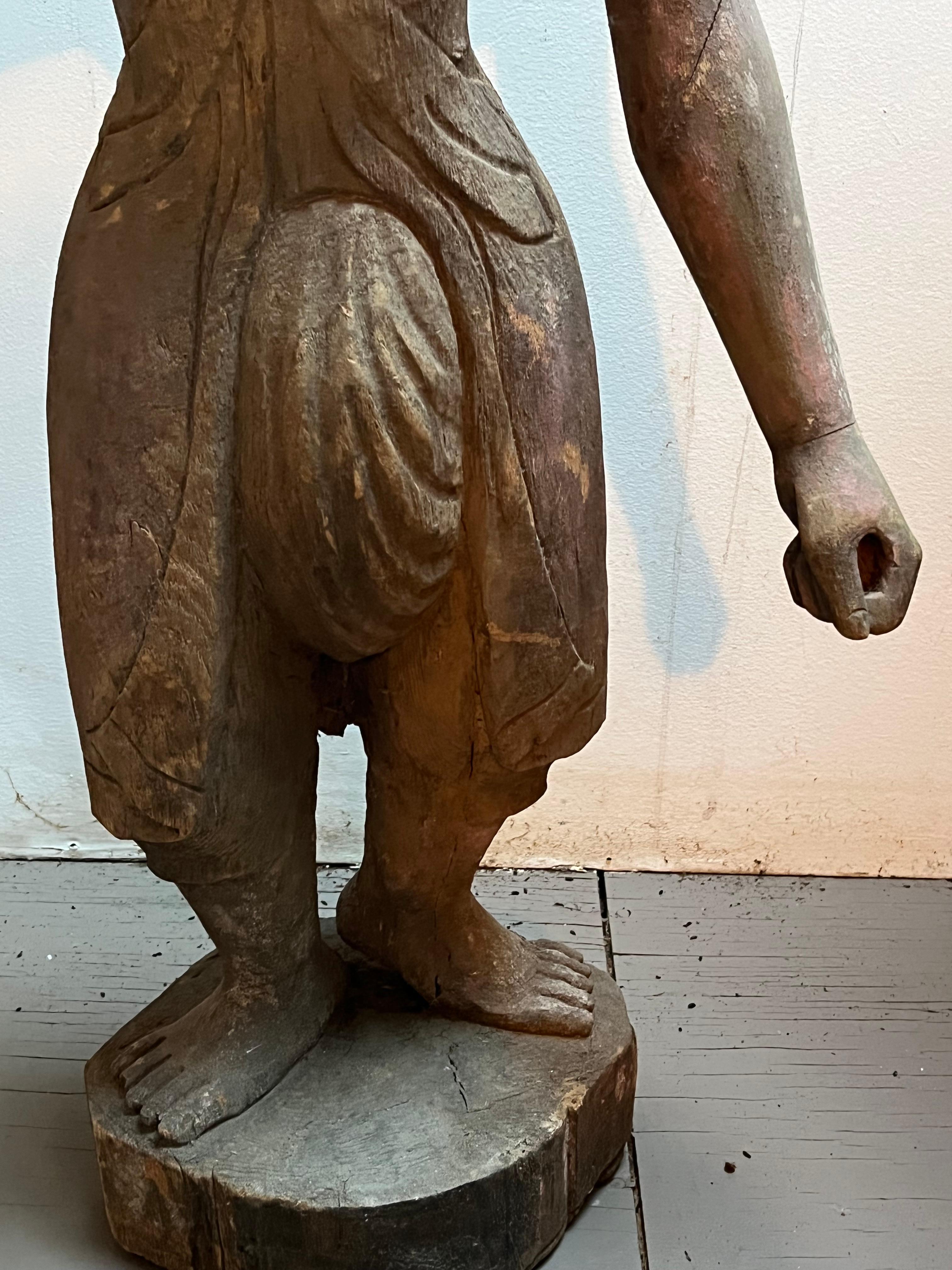 Balinais Statue balinaise en bois sculpté d'un guerrier en vente